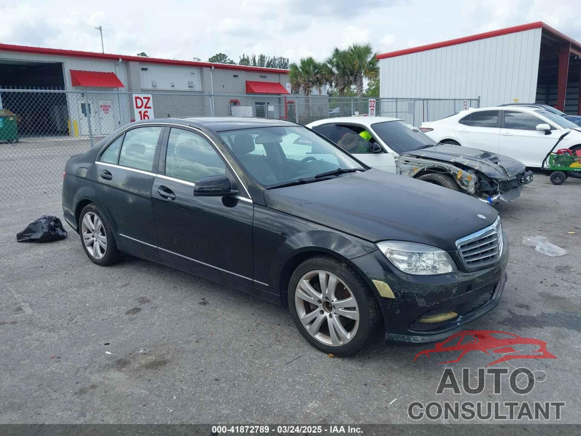 MERCEDES-BENZ C 300 2011 - WDDGF8BBXBR150079