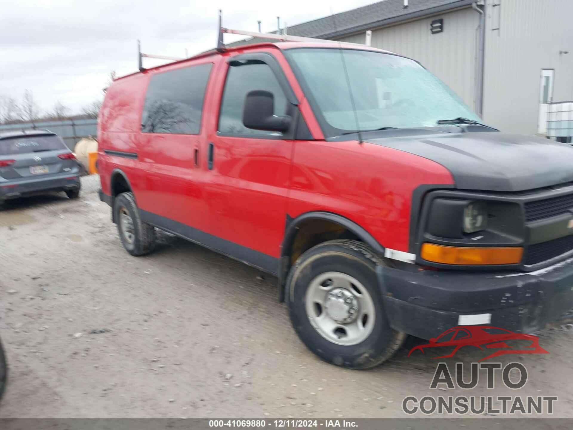 CHEVROLET EXPRESS 2500 2011 - 1GCWGFBA0B1172394