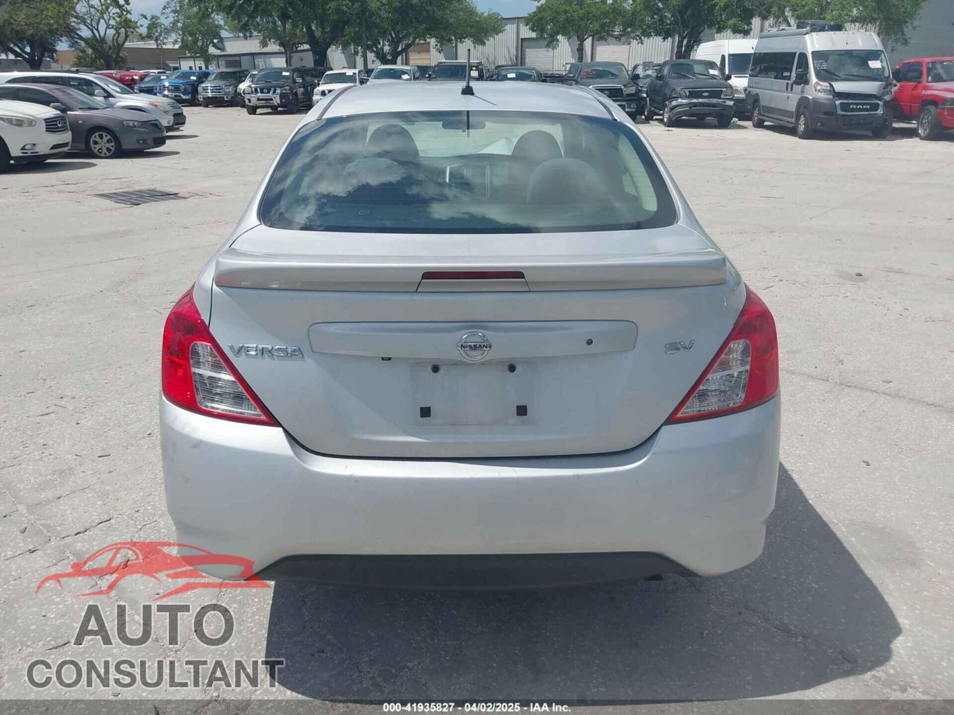 NISSAN VERSA 2019 - 3N1CN7AP3KL856176