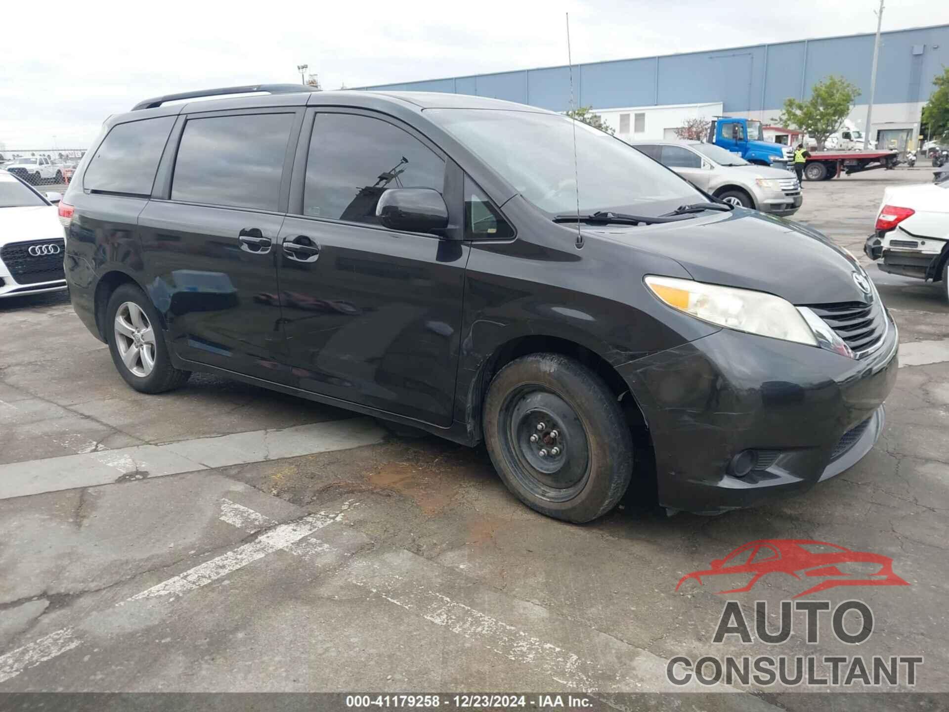 TOYOTA SIENNA 2013 - 5TDKK3DC7DS324056