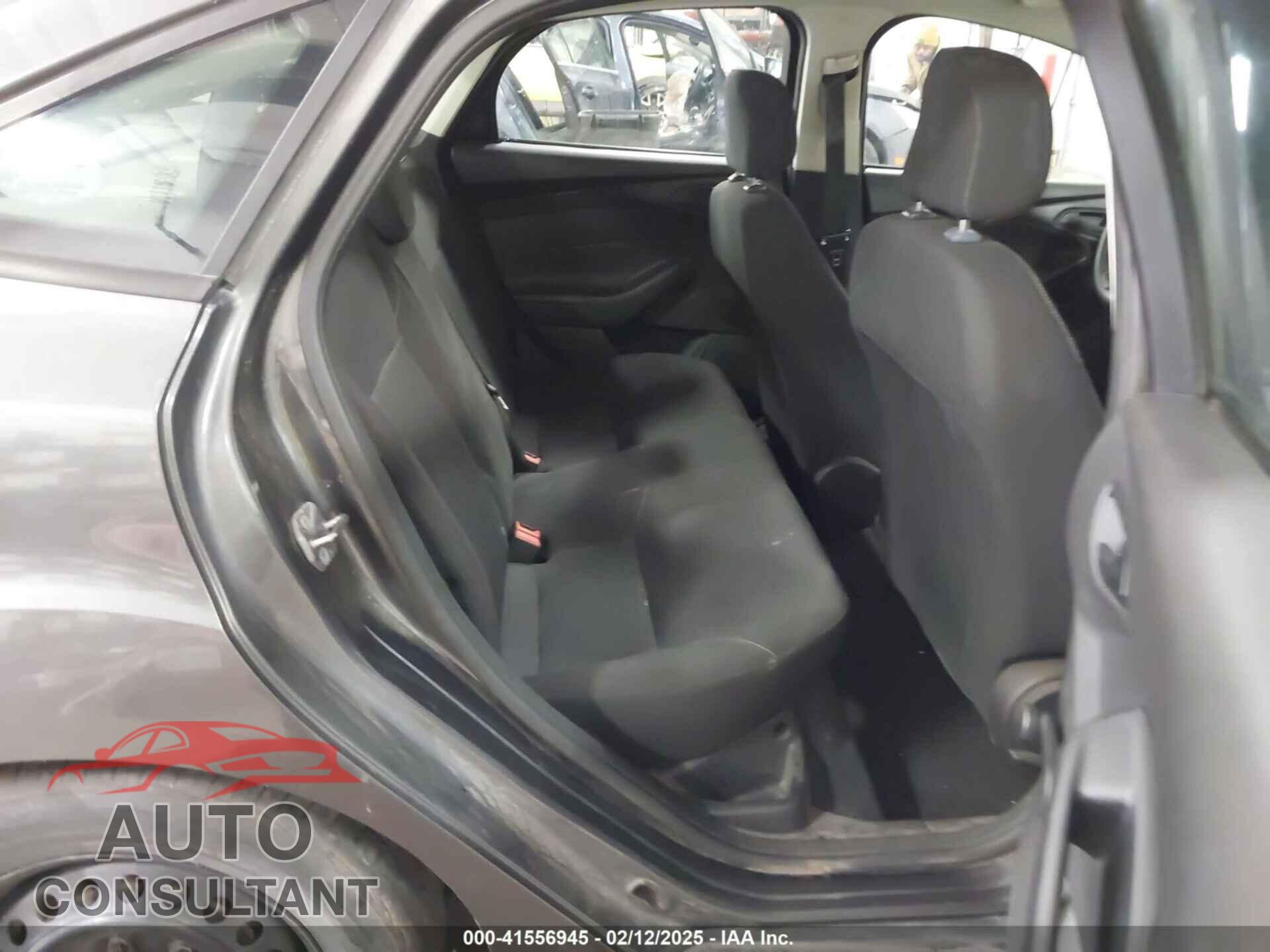 FORD FOCUS 2015 - 1FADP3E27FL313990