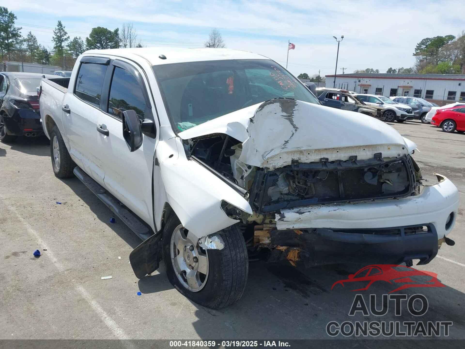 TOYOTA TUNDRA 2011 - 5TFDW5F19BX205002