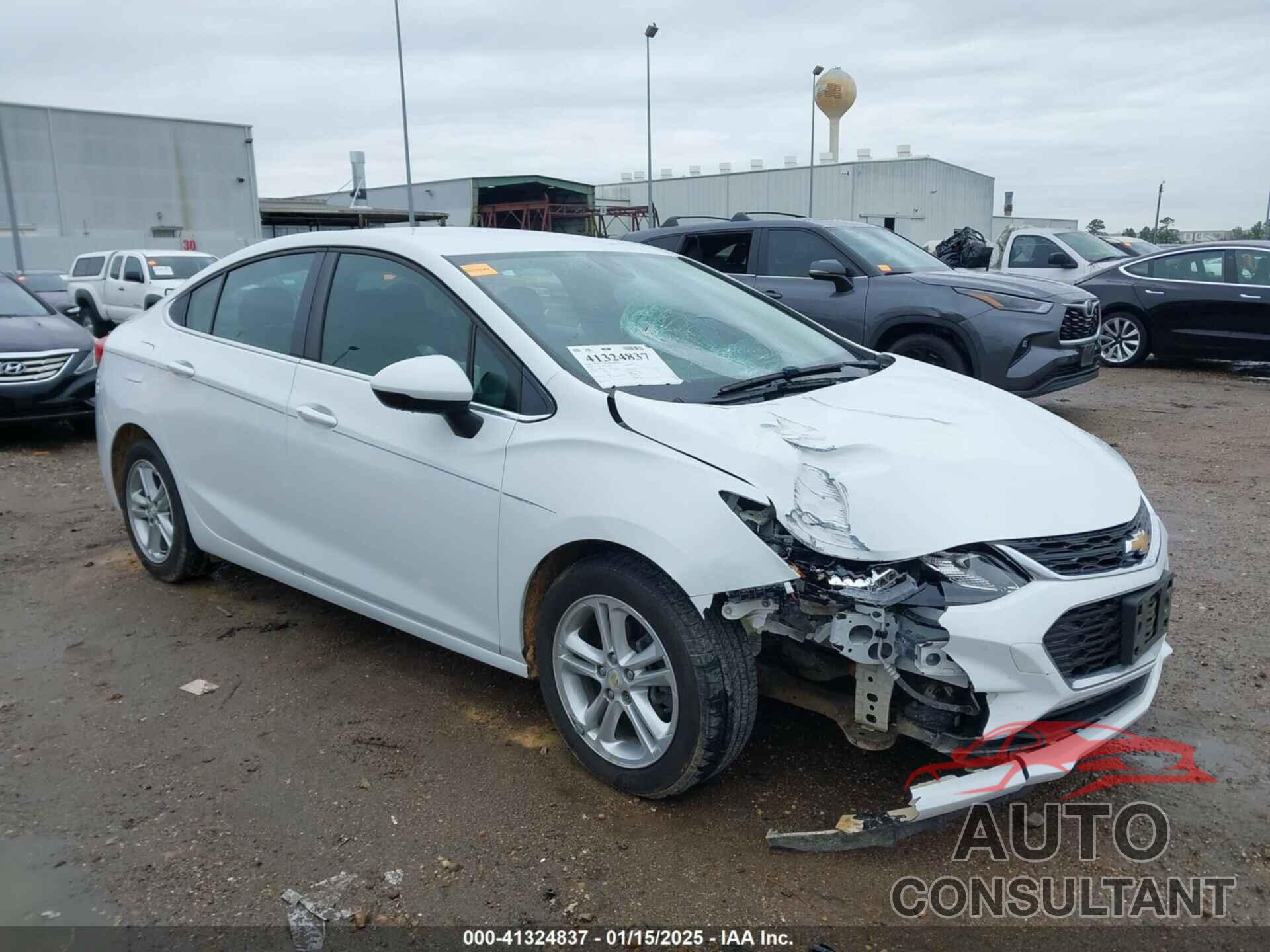 CHEVROLET CRUZE 2018 - 1G1BE5SMXJ7176157