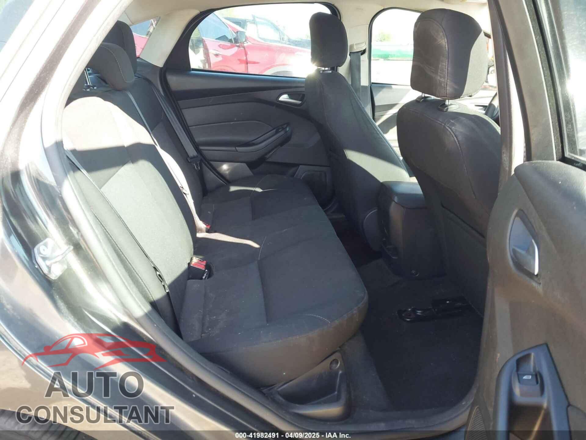 FORD FOCUS 2016 - 1FADP3F24GL232591