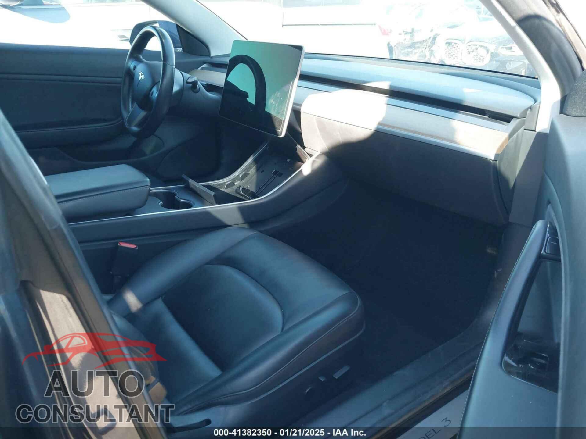 TESLA MODEL 3 2018 - 5YJ3E1EA8JF008498