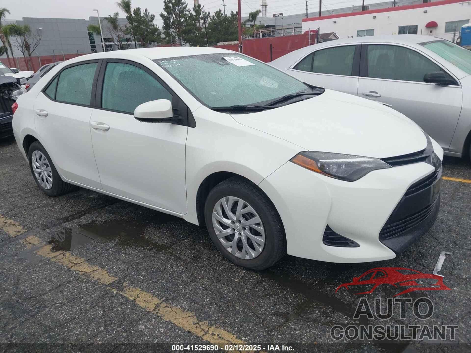 TOYOTA COROLLA 2018 - 5YFBURHE7JP766185
