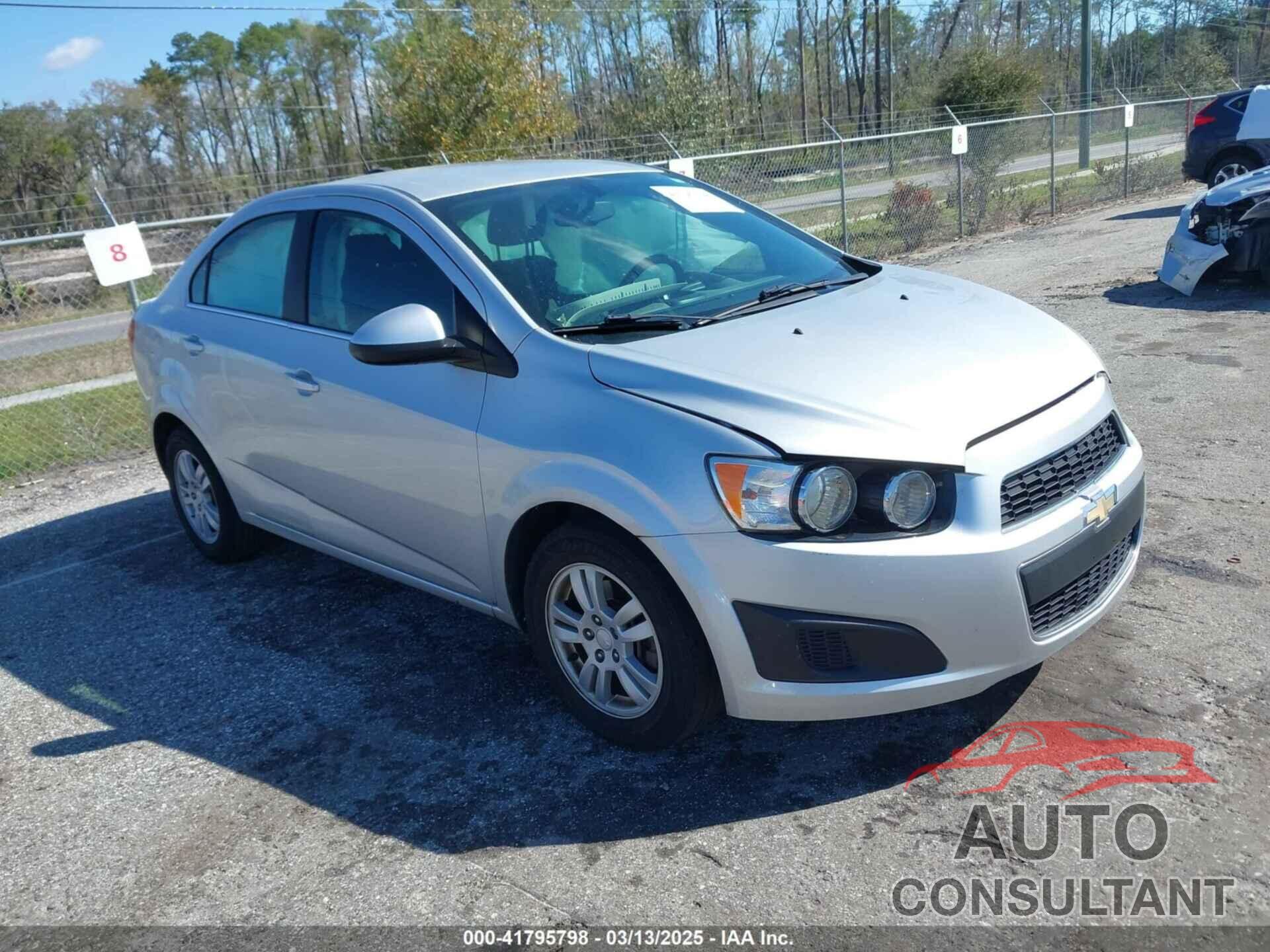 CHEVROLET SONIC 2015 - 1G1JC5SH2F4129590