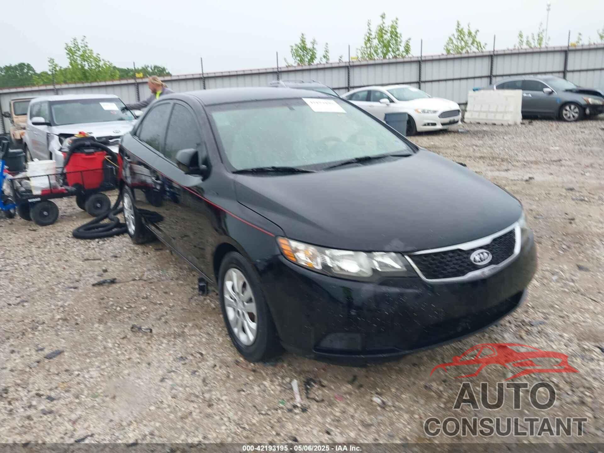 KIA FORTE 2011 - KNAFT4A24B5351683