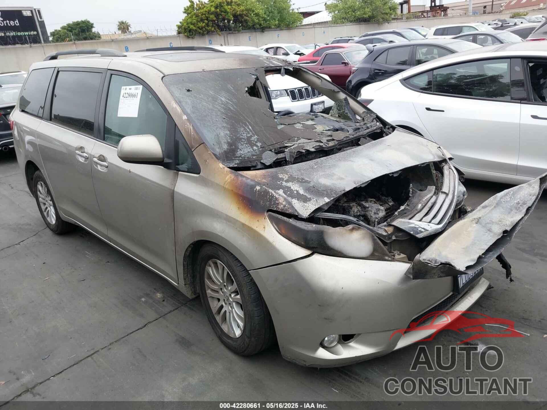 TOYOTA SIENNA 2015 - 5TDYK3DC5FS545345