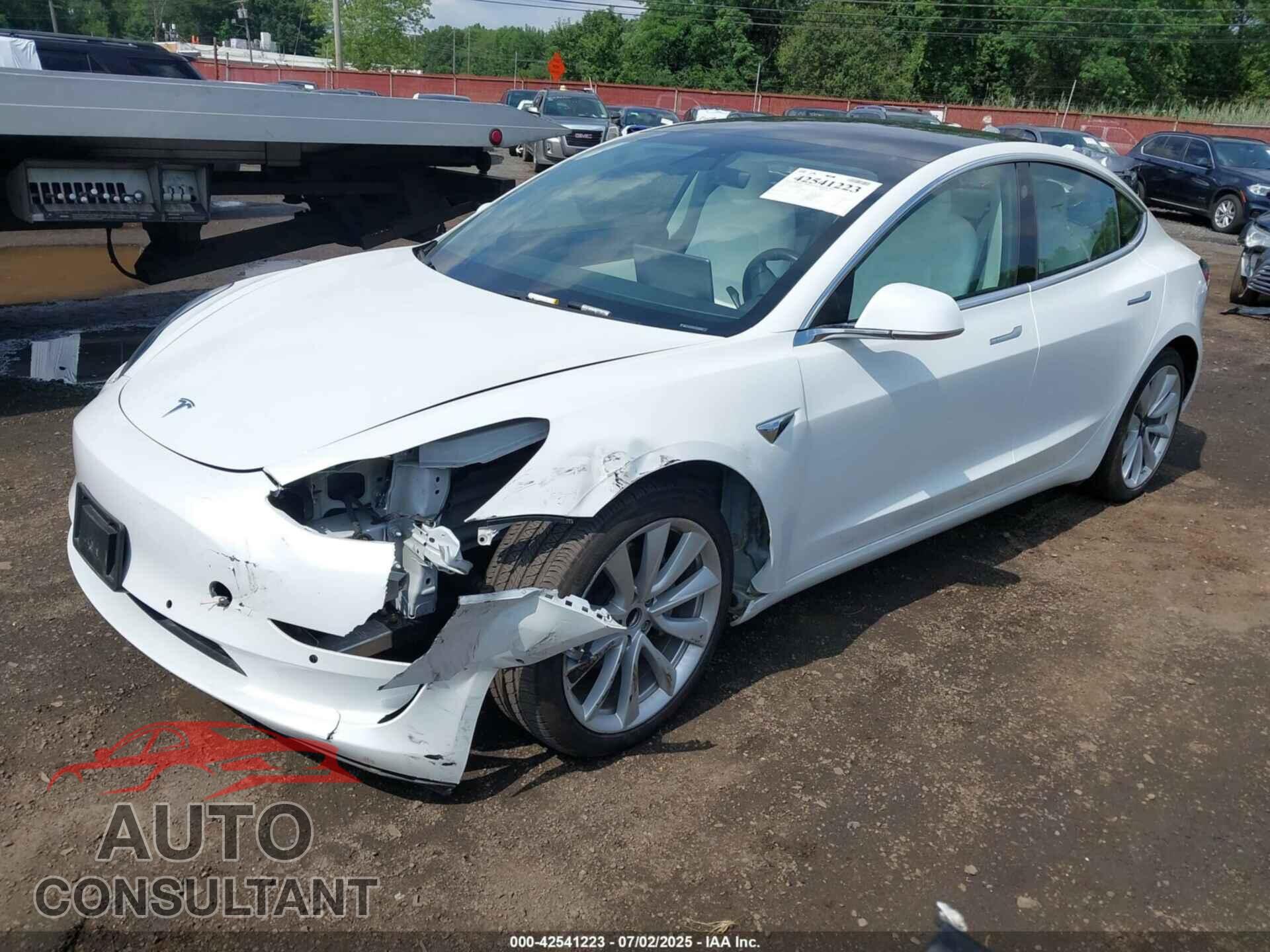 TESLA MODEL 3 2018 - 5YJ3E1EB0JF098108