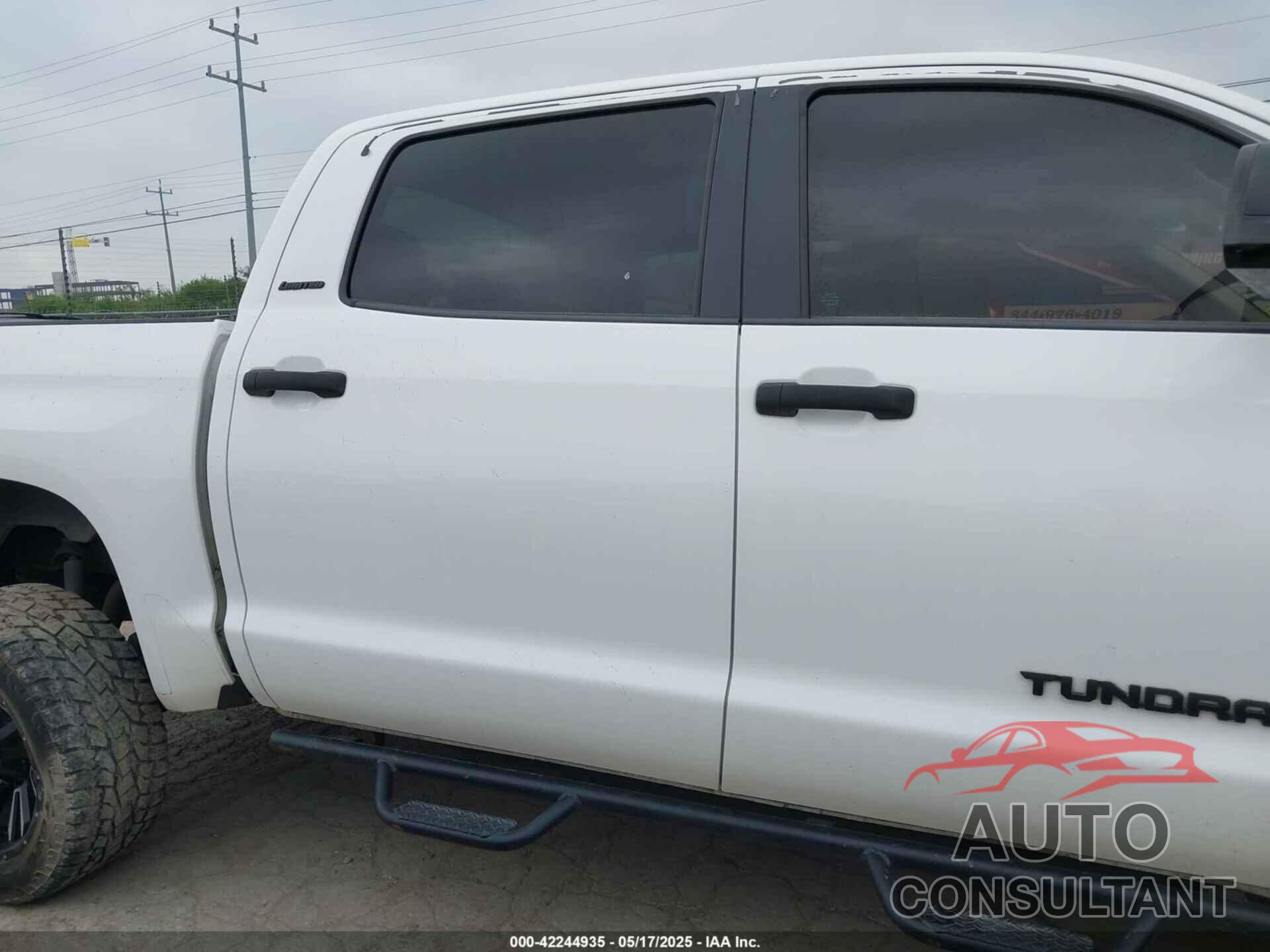 TOYOTA TUNDRA 2017 - 5TFEW5F14HX220598