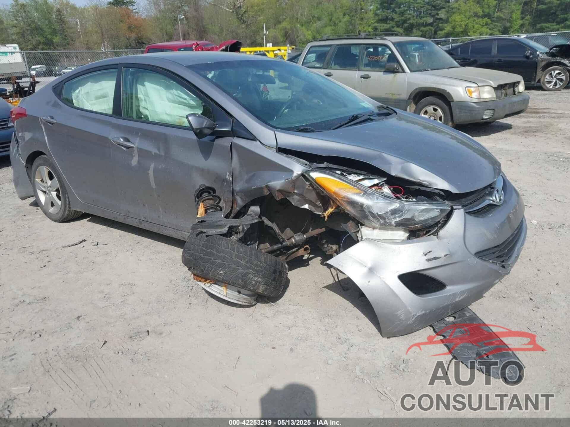 HYUNDAI ELANTRA 2011 - KMHDH4AE4BU138546