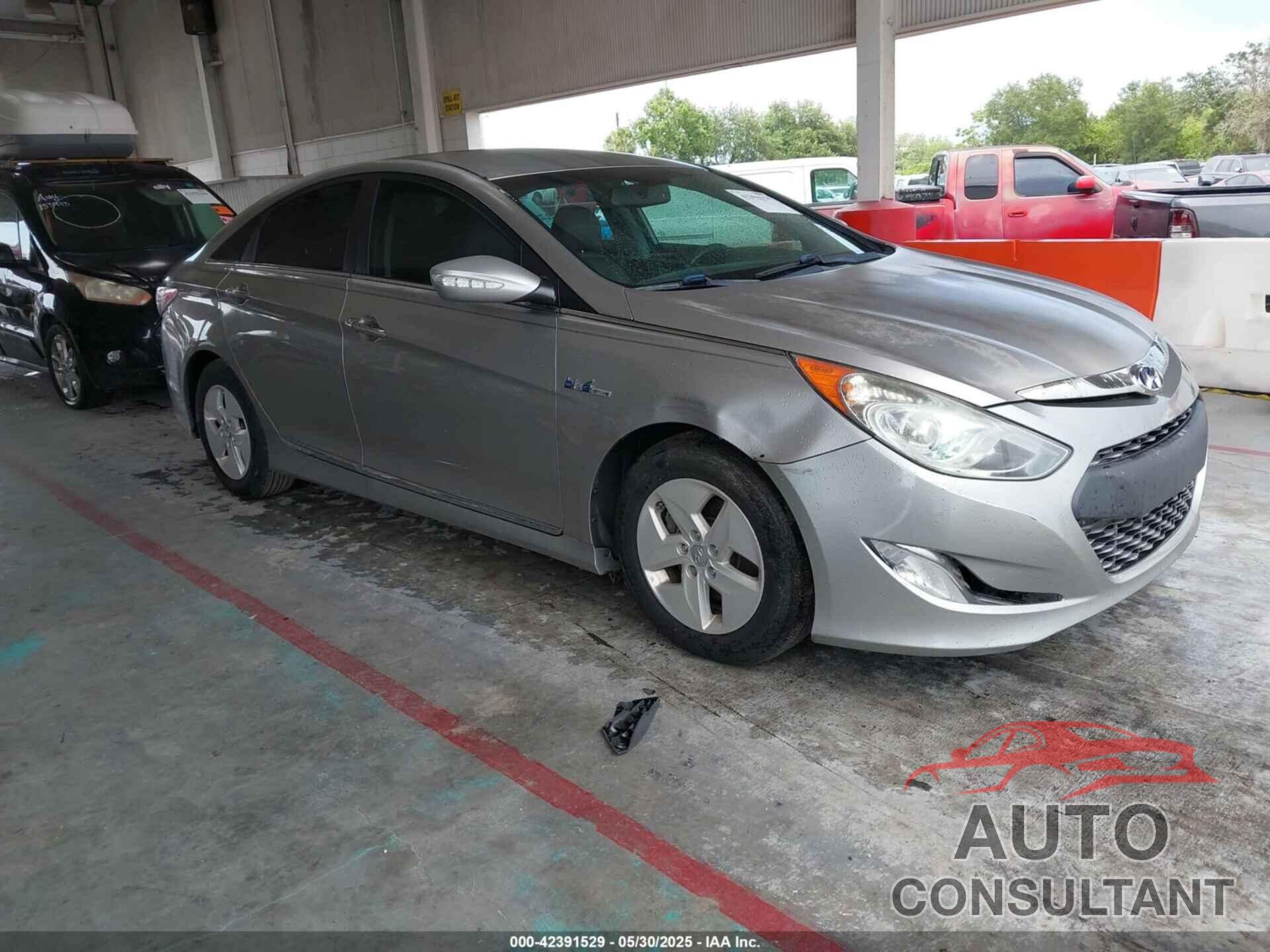 HYUNDAI SONATA HYBRID 2012 - KMHEC4A47CA060132