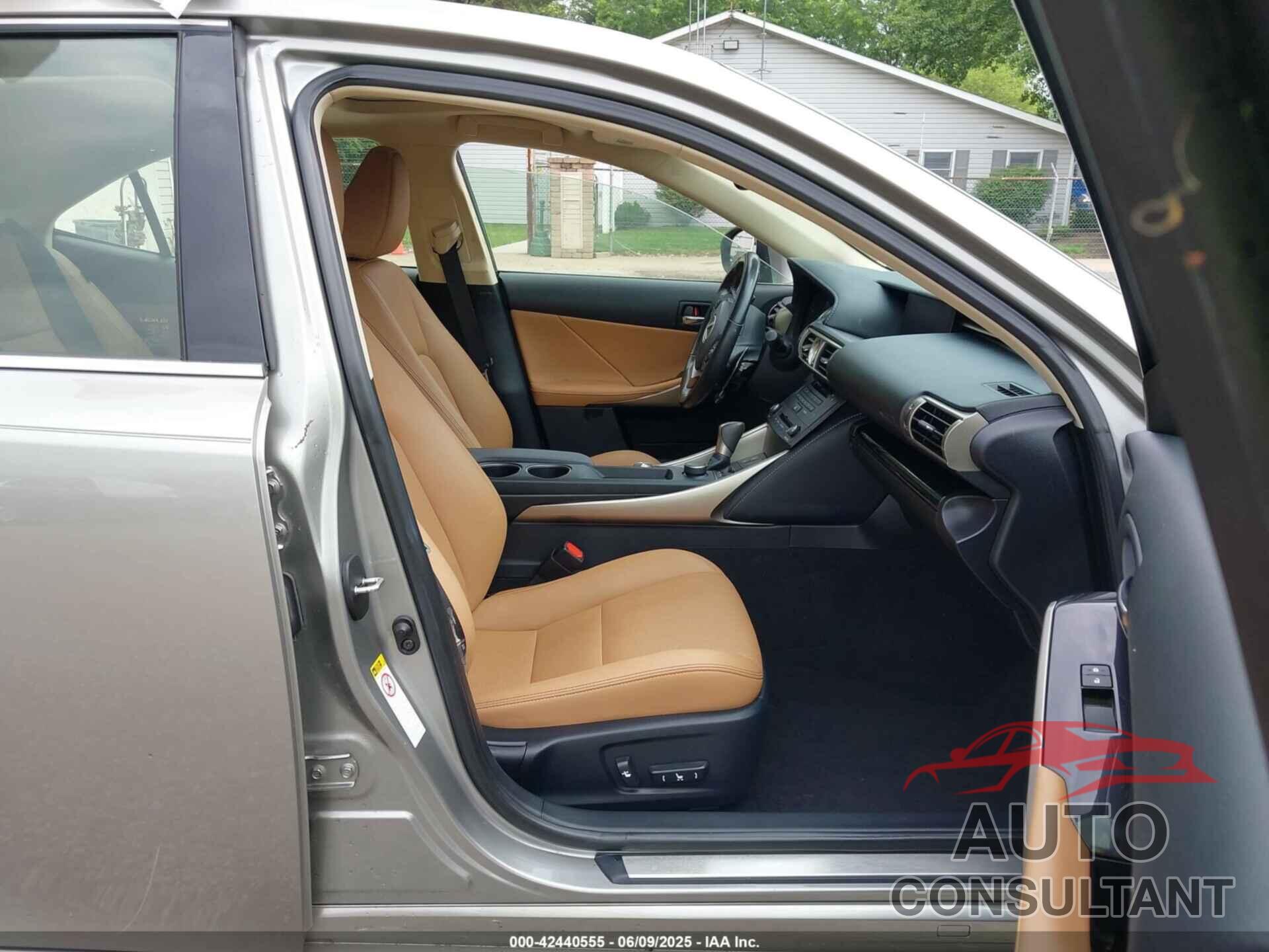 LEXUS IS 200T 2016 - JTHBA1D20G5015102