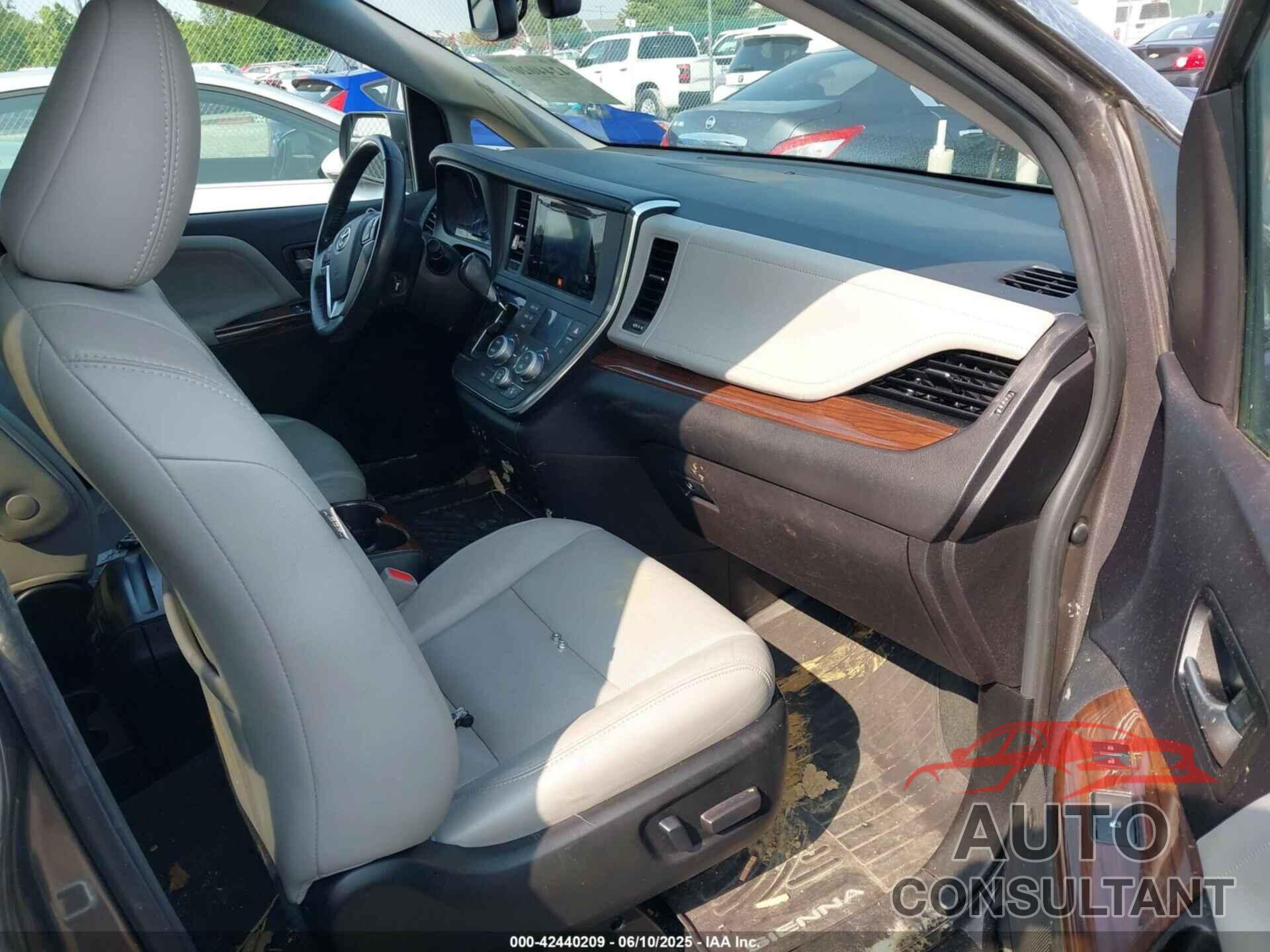 TOYOTA SIENNA 2017 - 5TDDZ3DC9HS183372