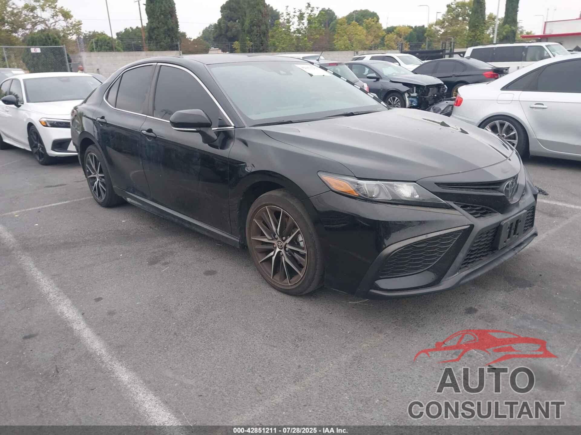 TOYOTA CAMRY 2022 - 4T1G11AK1NU047972