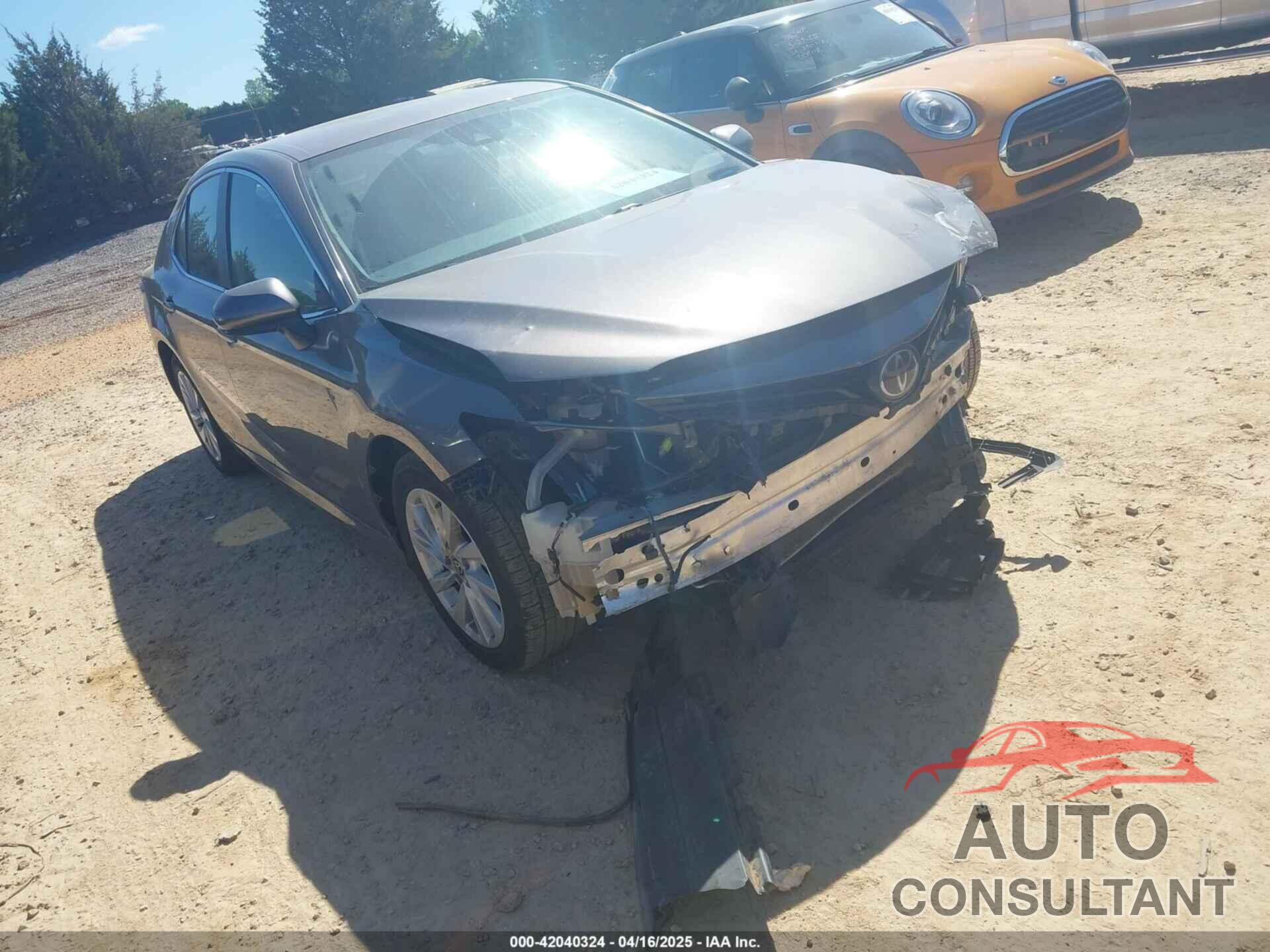TOYOTA CAMRY 2022 - 4T1C11AK9NU667533