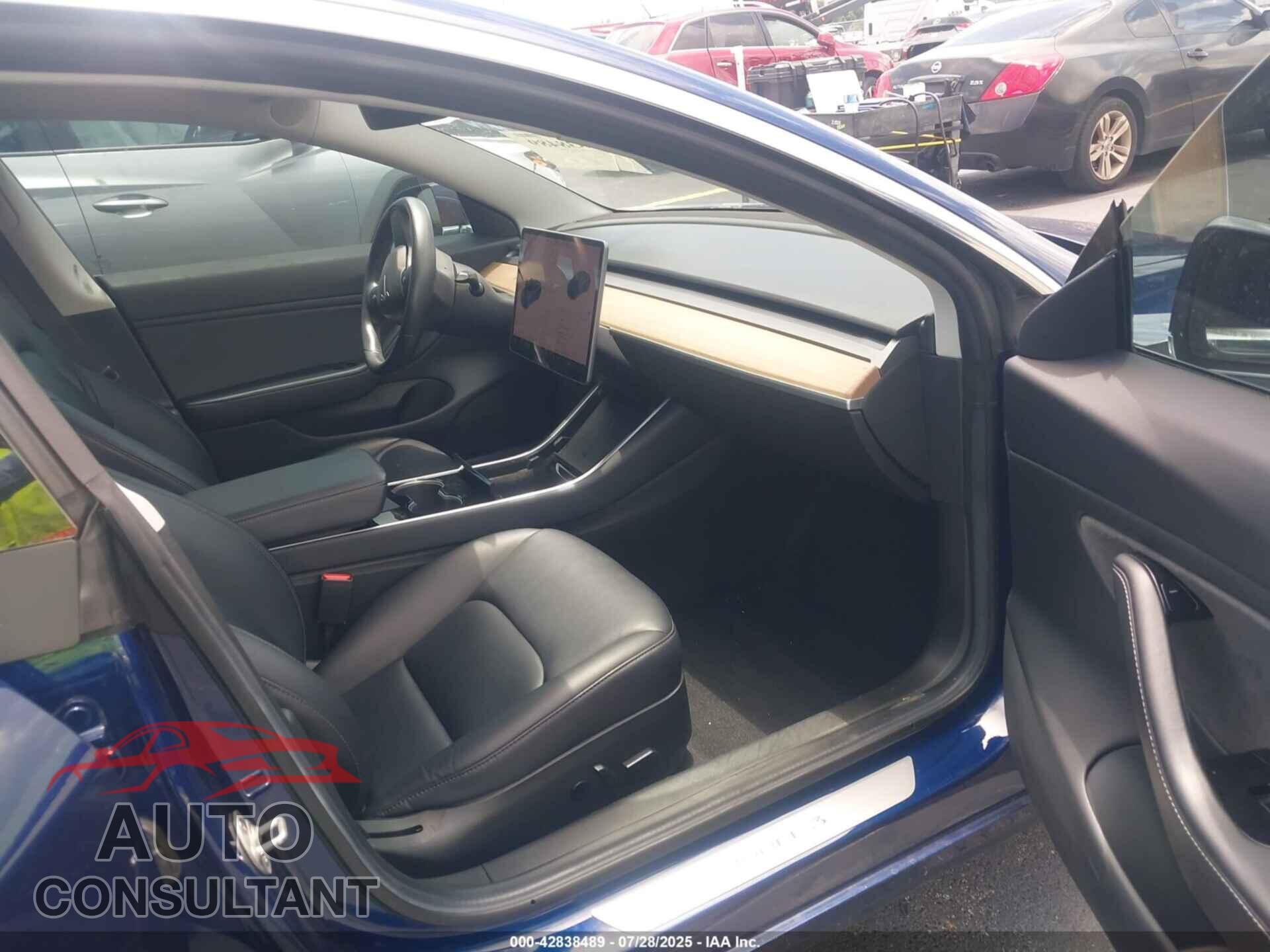 TESLA MODEL 3 2018 - 5YJ3E1EA8JF102302