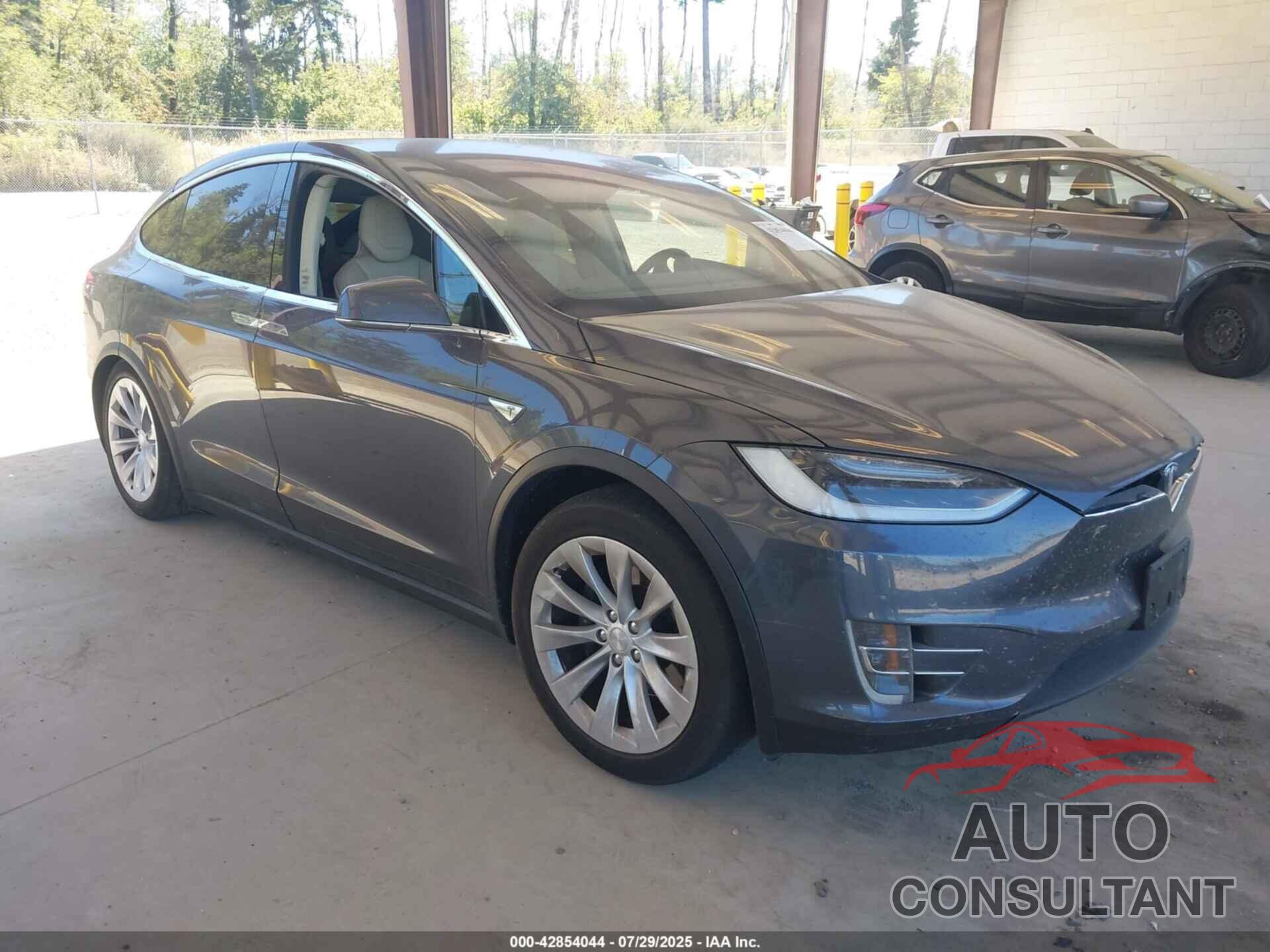 TESLA MODEL X 2016 - 5YJXCBE21GF003545