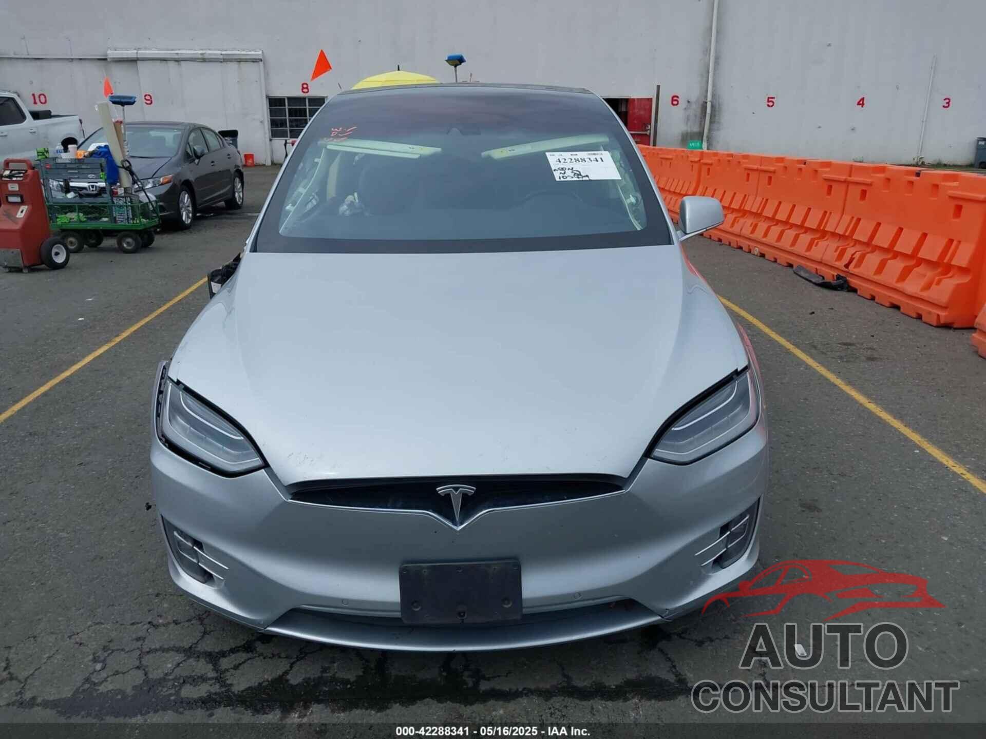 TESLA MODEL X 2016 - 5YJXCBE25GF021479
