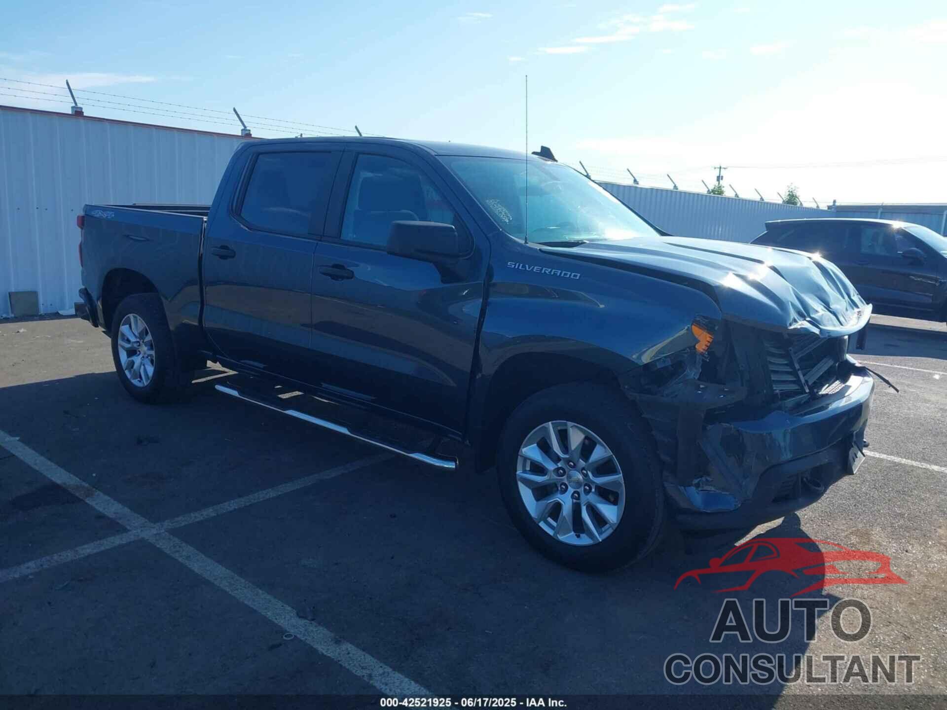 CHEVROLET SILVERADO 1500 2021 - 1GCPYBEK9MZ250626
