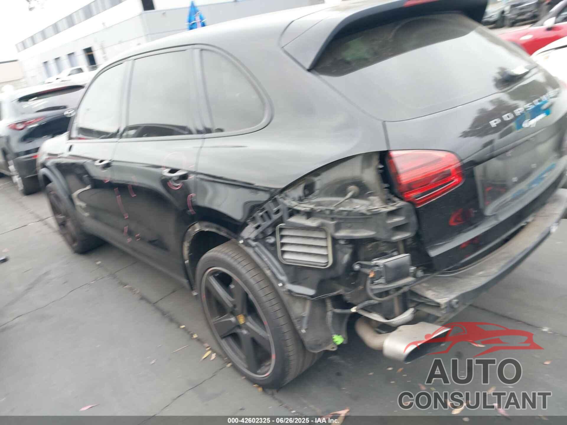 PORSCHE CAYENNE 2016 - WP1AA2A24GKA14137