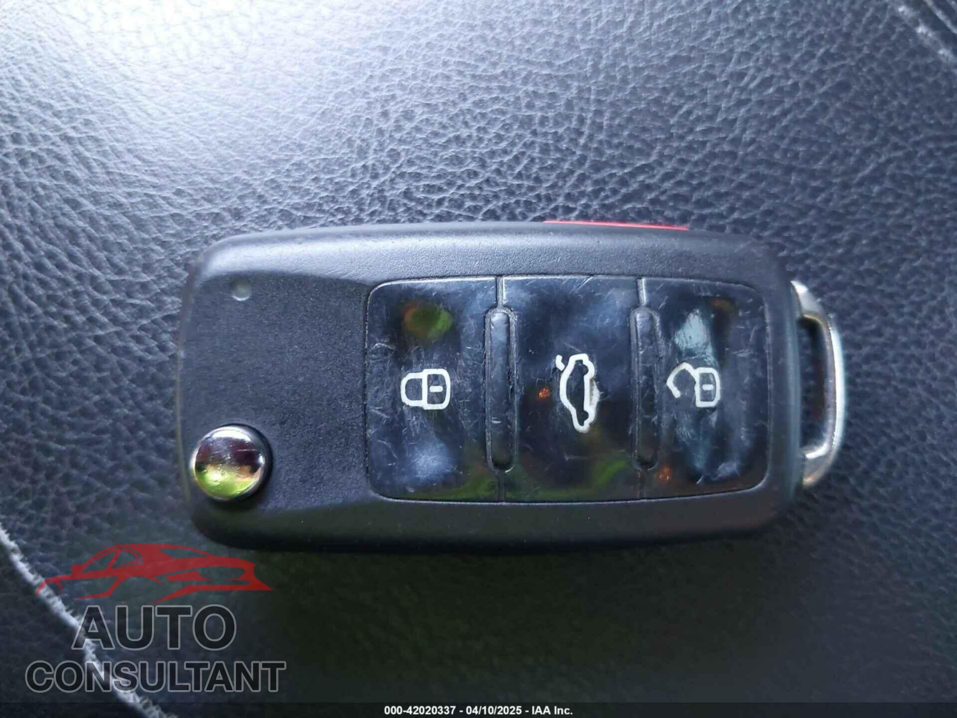 VOLKSWAGEN PASSAT 2015 - 1VWAT7A37FC045499