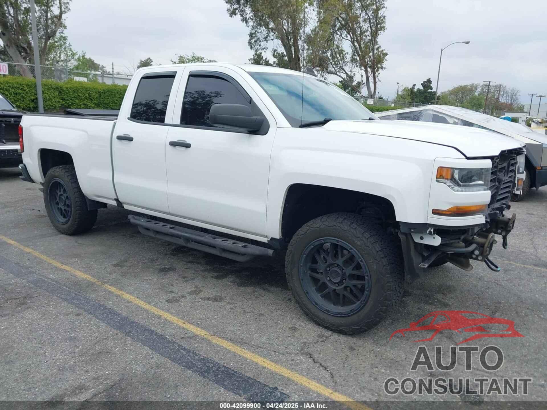 CHEVROLET SILVERADO 1500 2018 - 1GCRCPEH6JZ274743