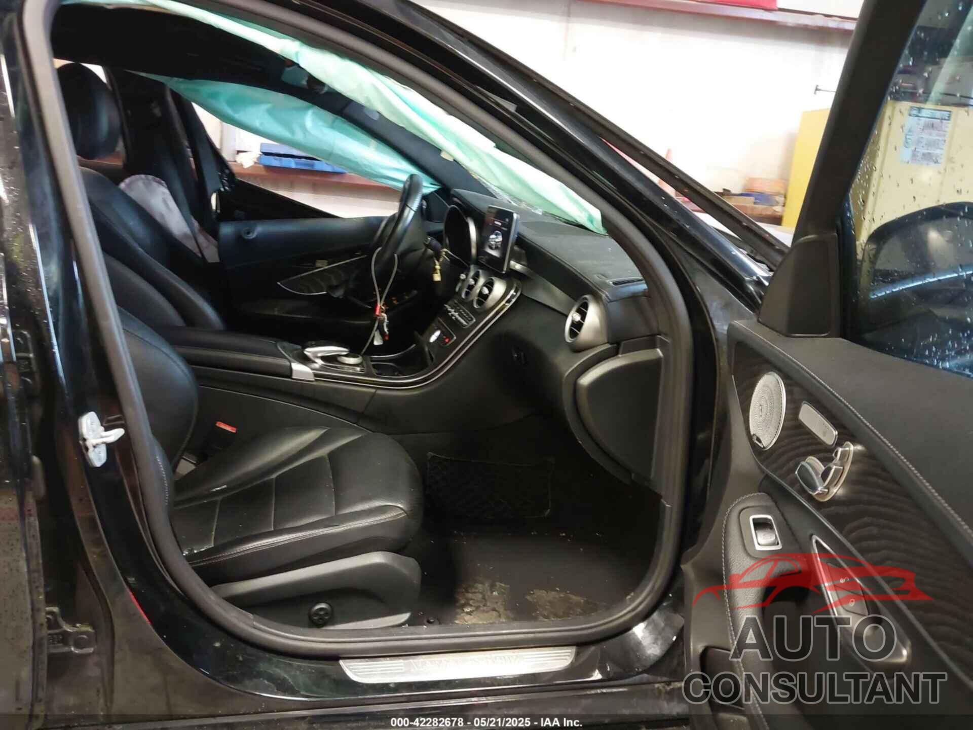 MERCEDES-BENZ C 300 2016 - 55SWF4KB3GU096800