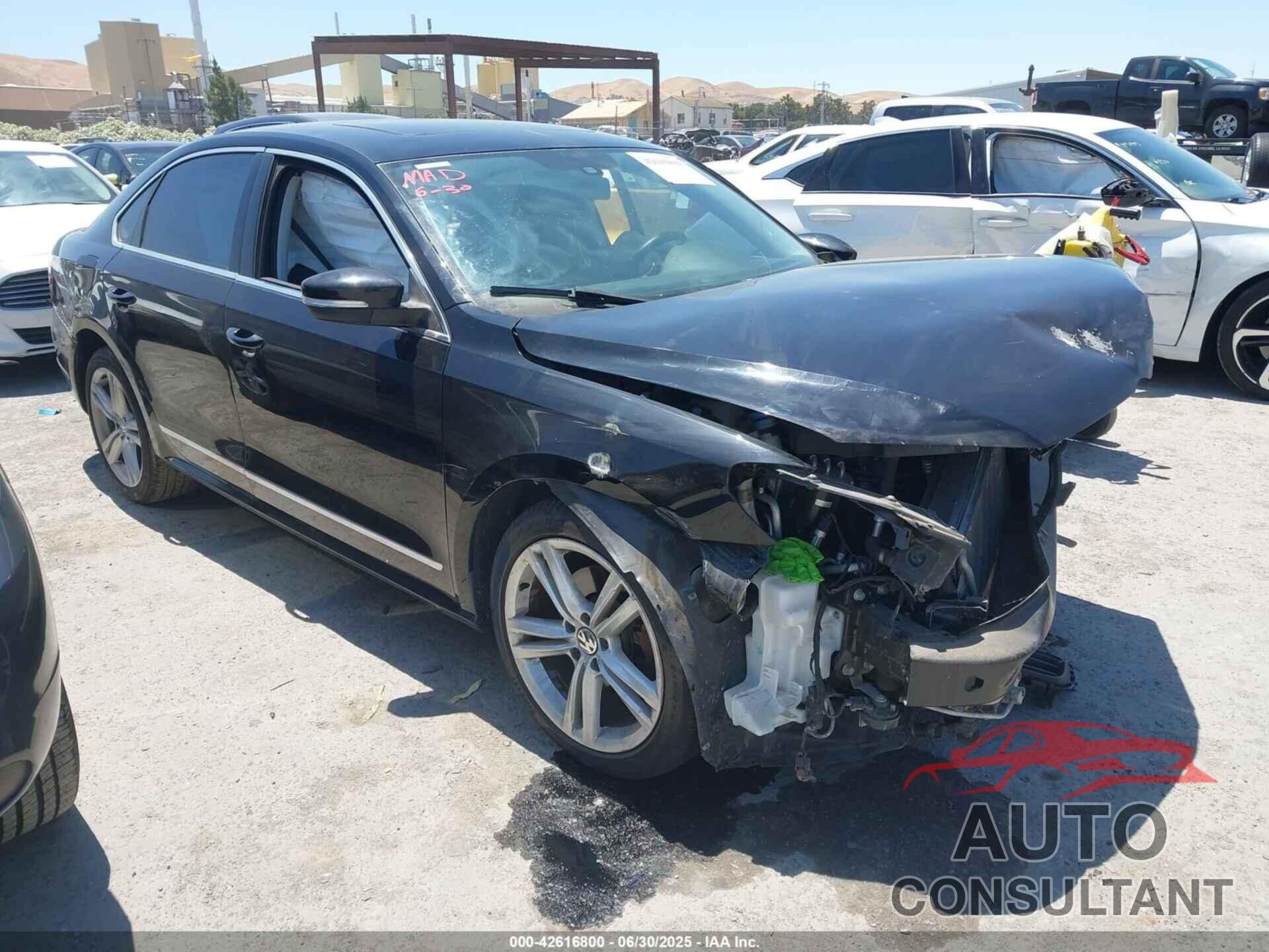 VOLKSWAGEN PASSAT 2015 - 1VWBV7A39FC088790