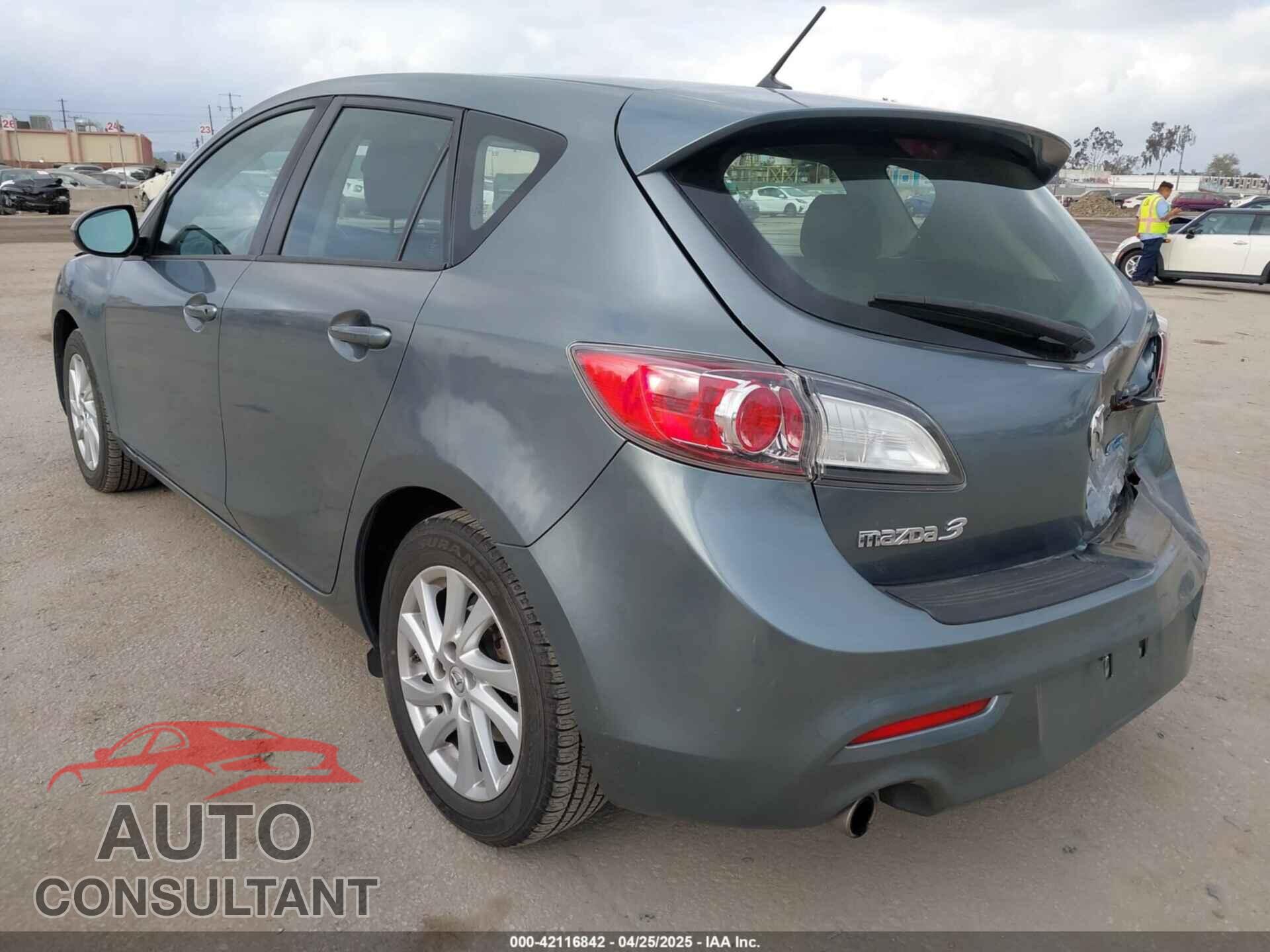 MAZDA MAZDA3 2012 - JM1BL1L84C1671872