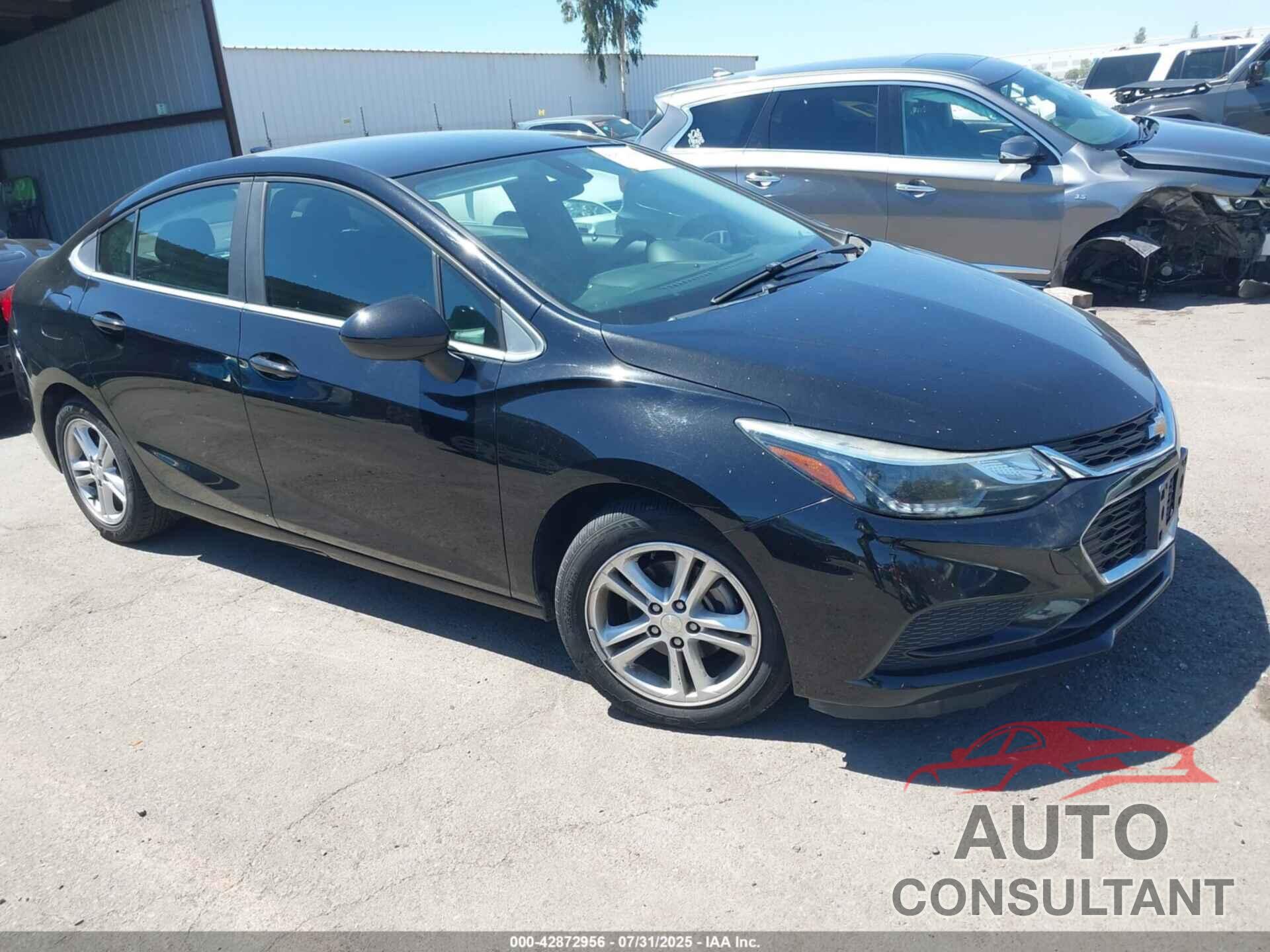 CHEVROLET CRUZE 2018 - 1G1BE5SMXJ7234400