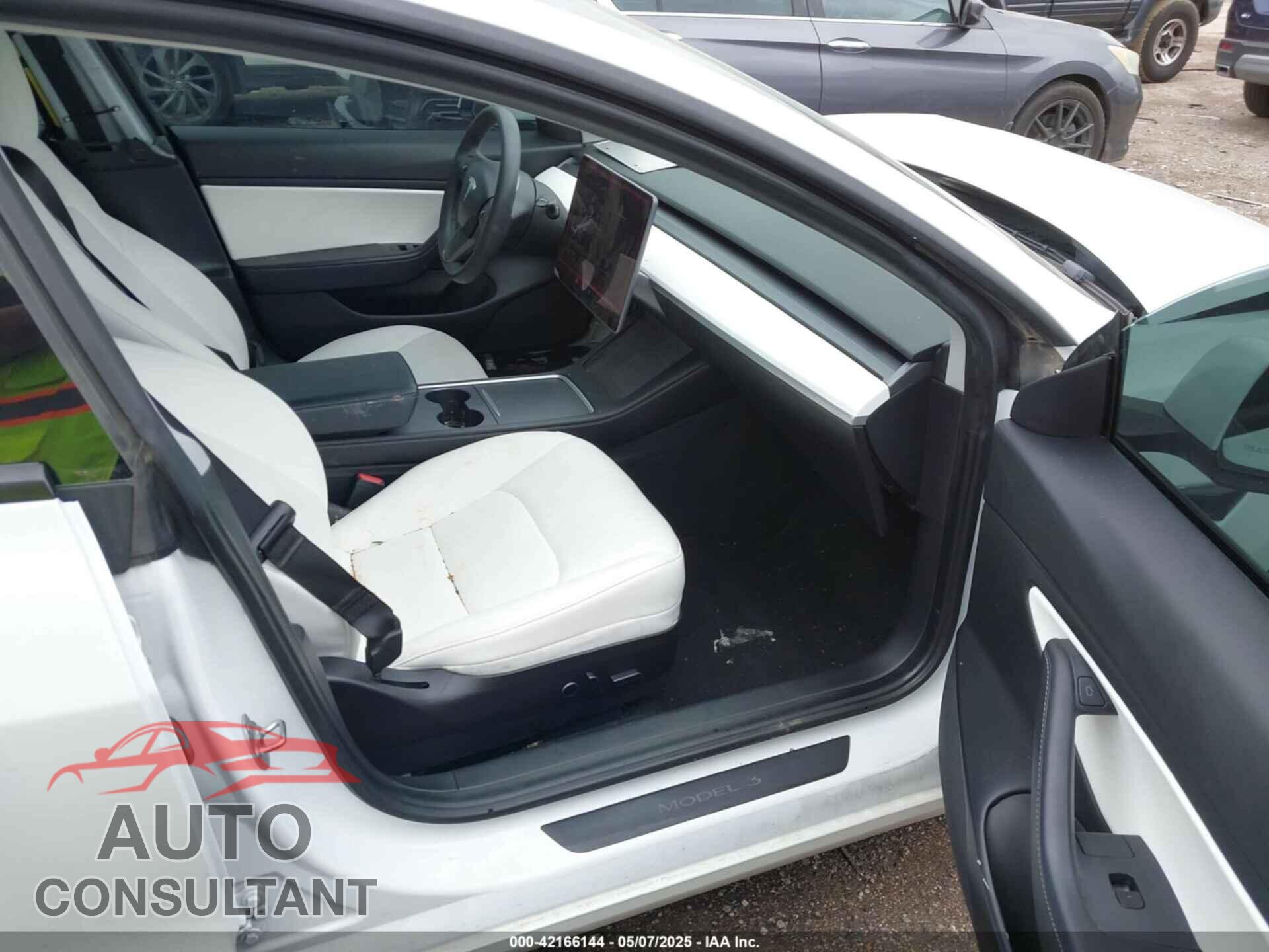 TESLA MODEL 3 2021 - 5YJ3E1EA8MF921542