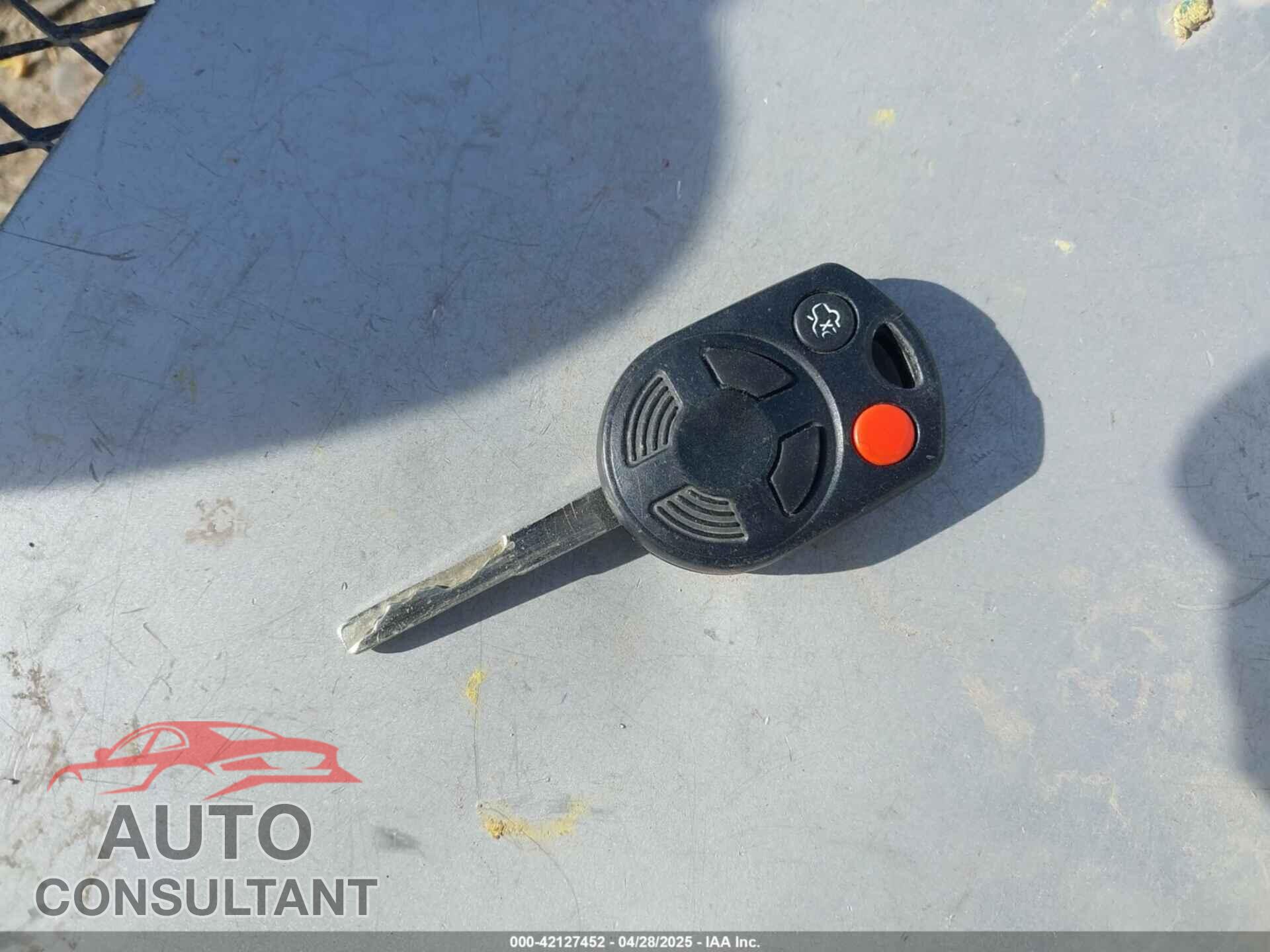 FORD FOCUS 2014 - 1FADP3E28EL427561