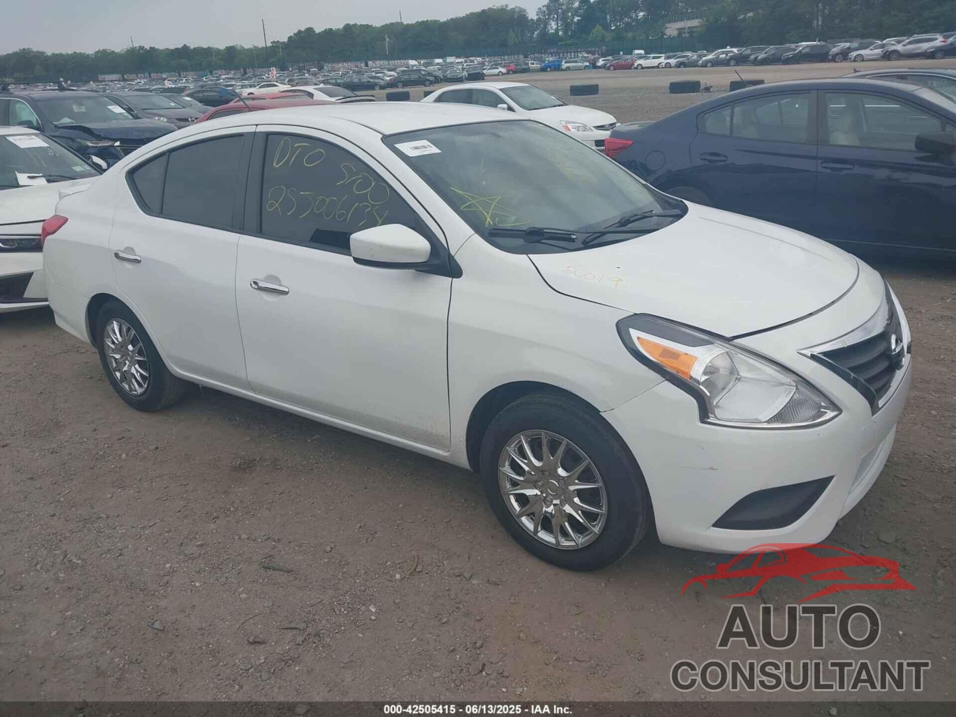 NISSAN VERSA 2019 - 3N1CN7AP2KL827591