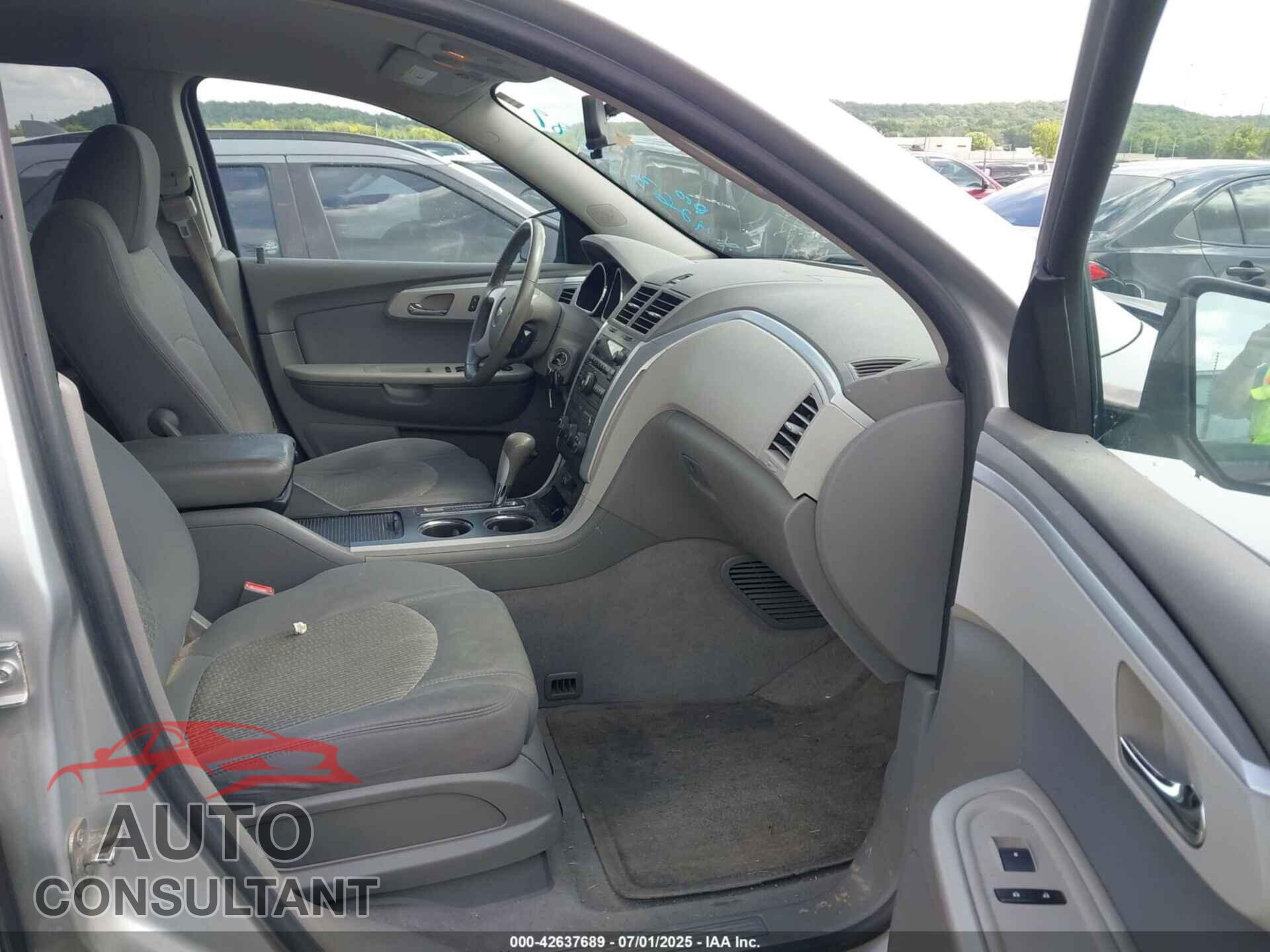 CHEVROLET TRAVERSE 2012 - 1GNKRFED7CJ403105