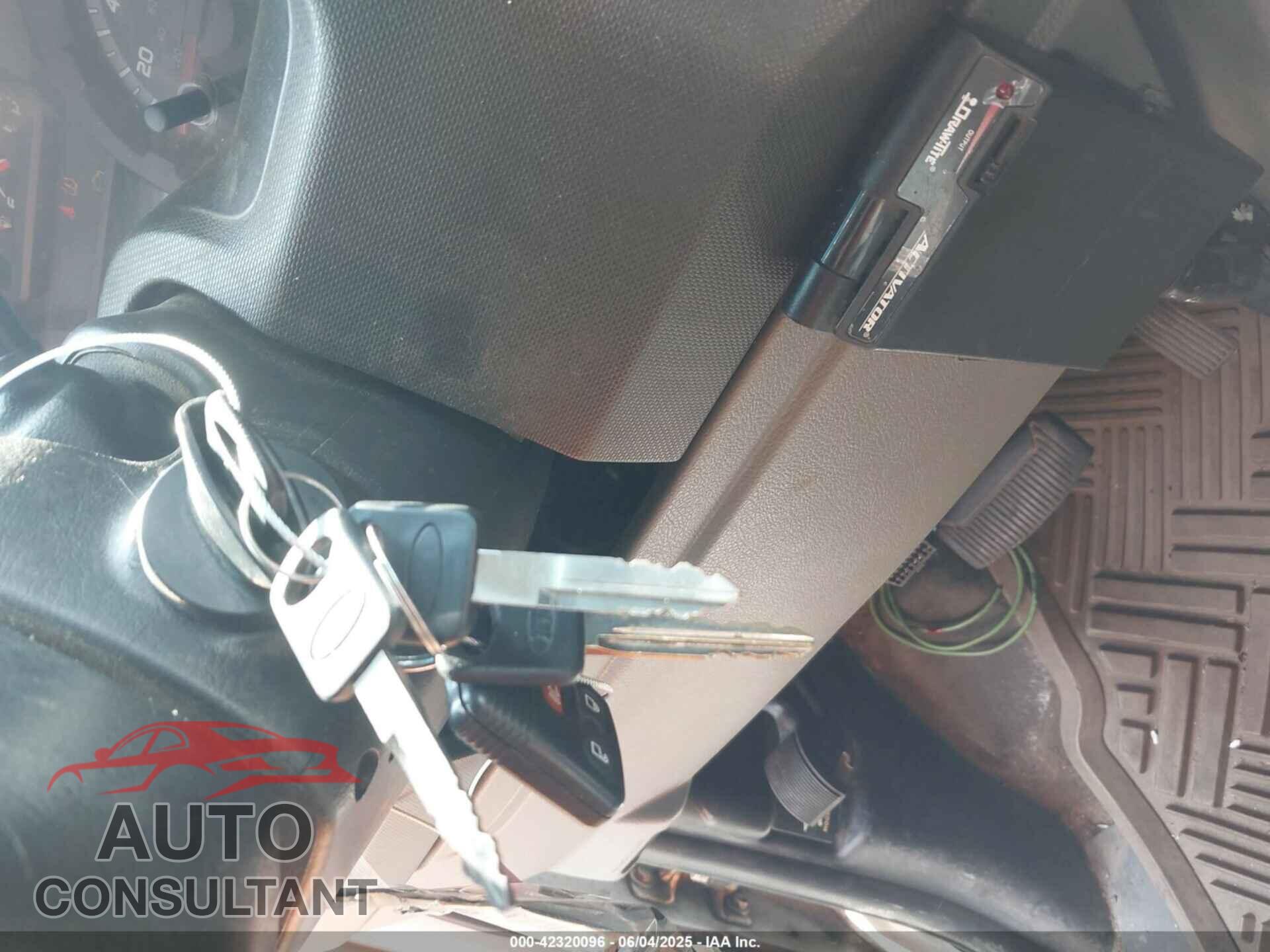 FORD E-350 SUPER DUTY 2010 - 1FBNE3BL3ADA77850