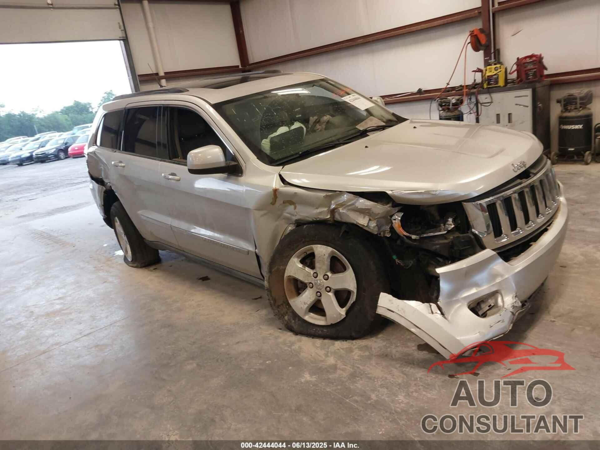 JEEP GRAND CHEROKEE 2011 - 1J4RR4GG3BC517666