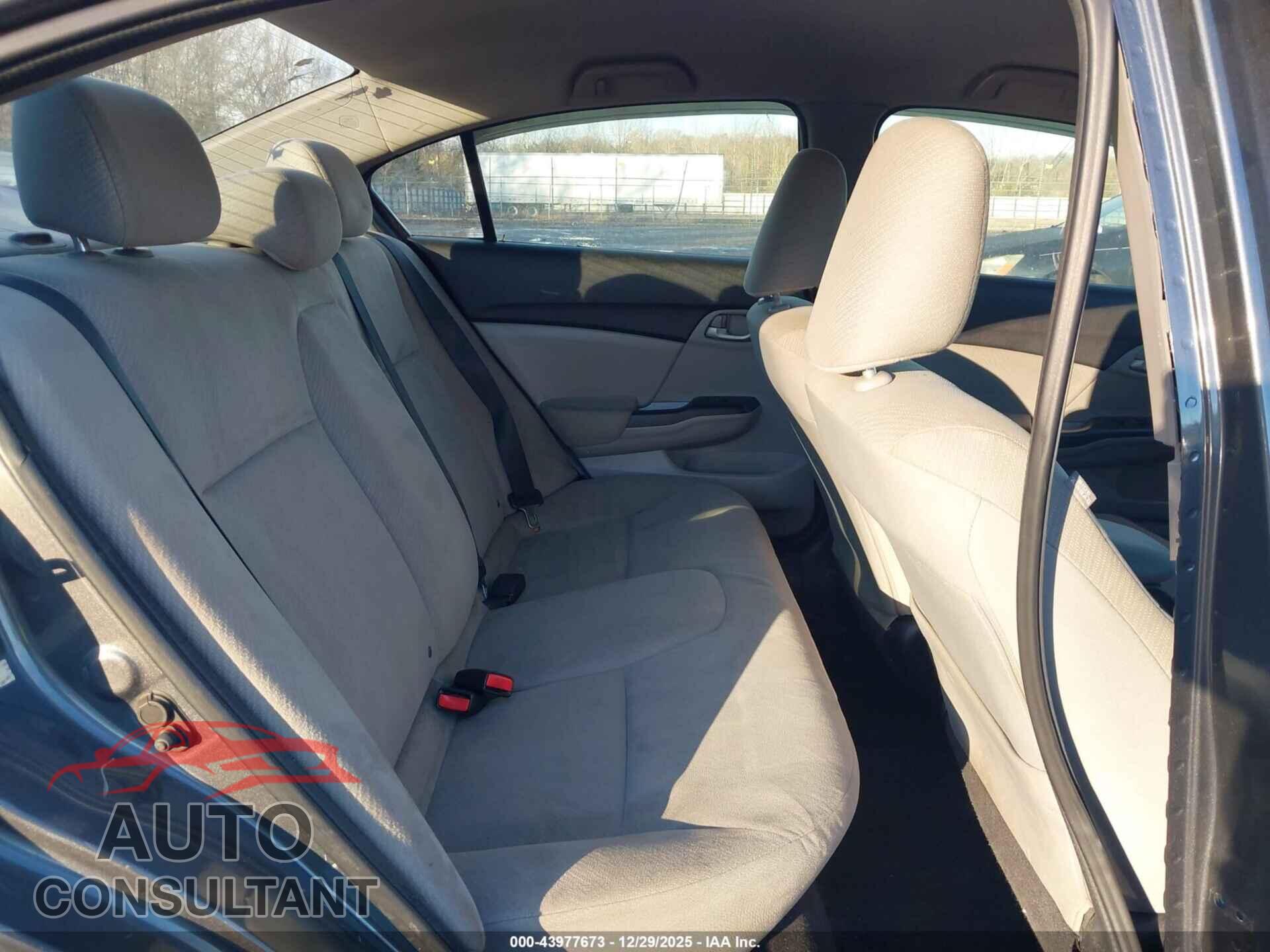 HONDA CIVIC 2013 - 2HGFB2F58DH511140