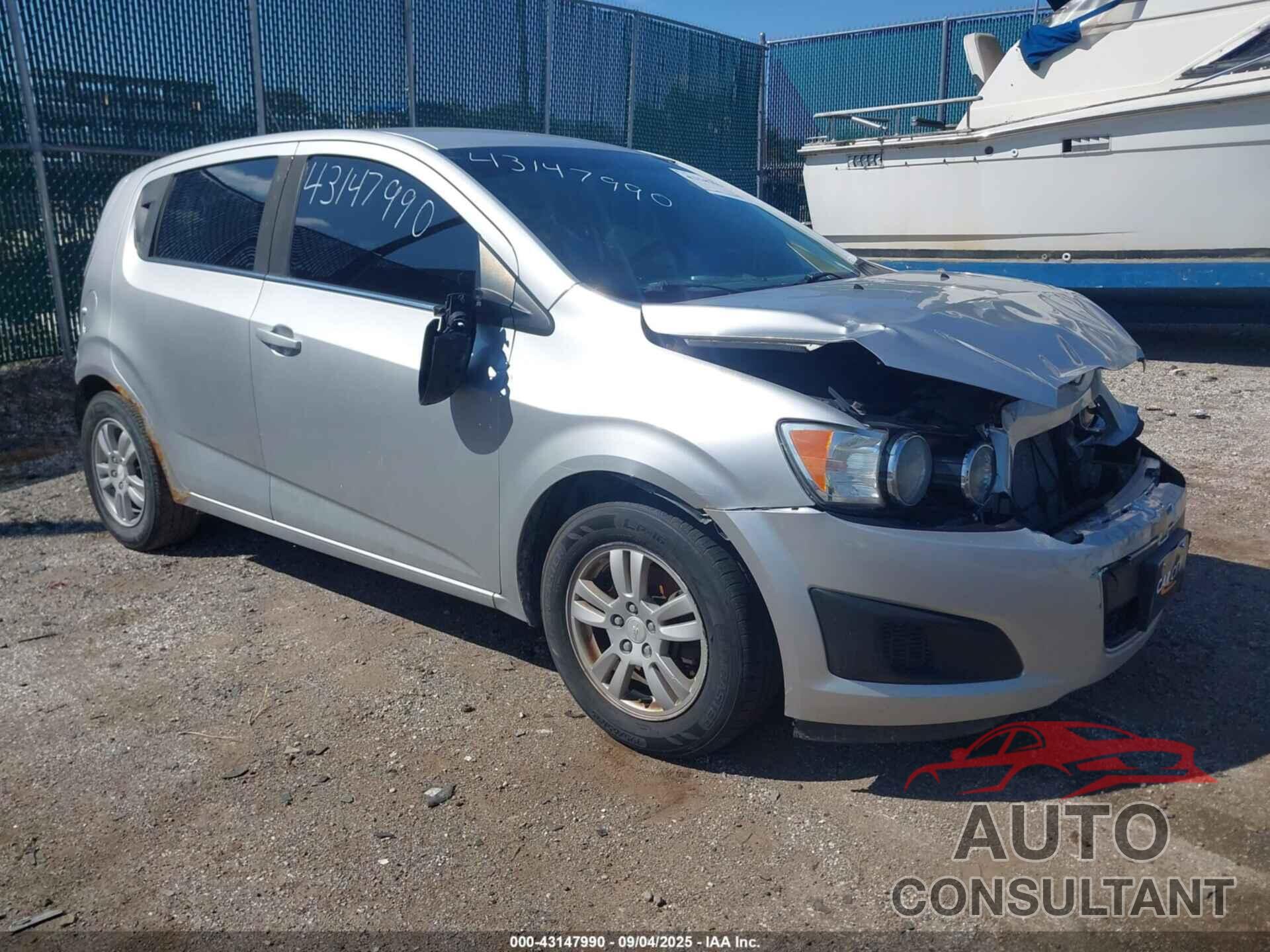 CHEVROLET SONIC 2015 - 1G1JC6SHXF4126104
