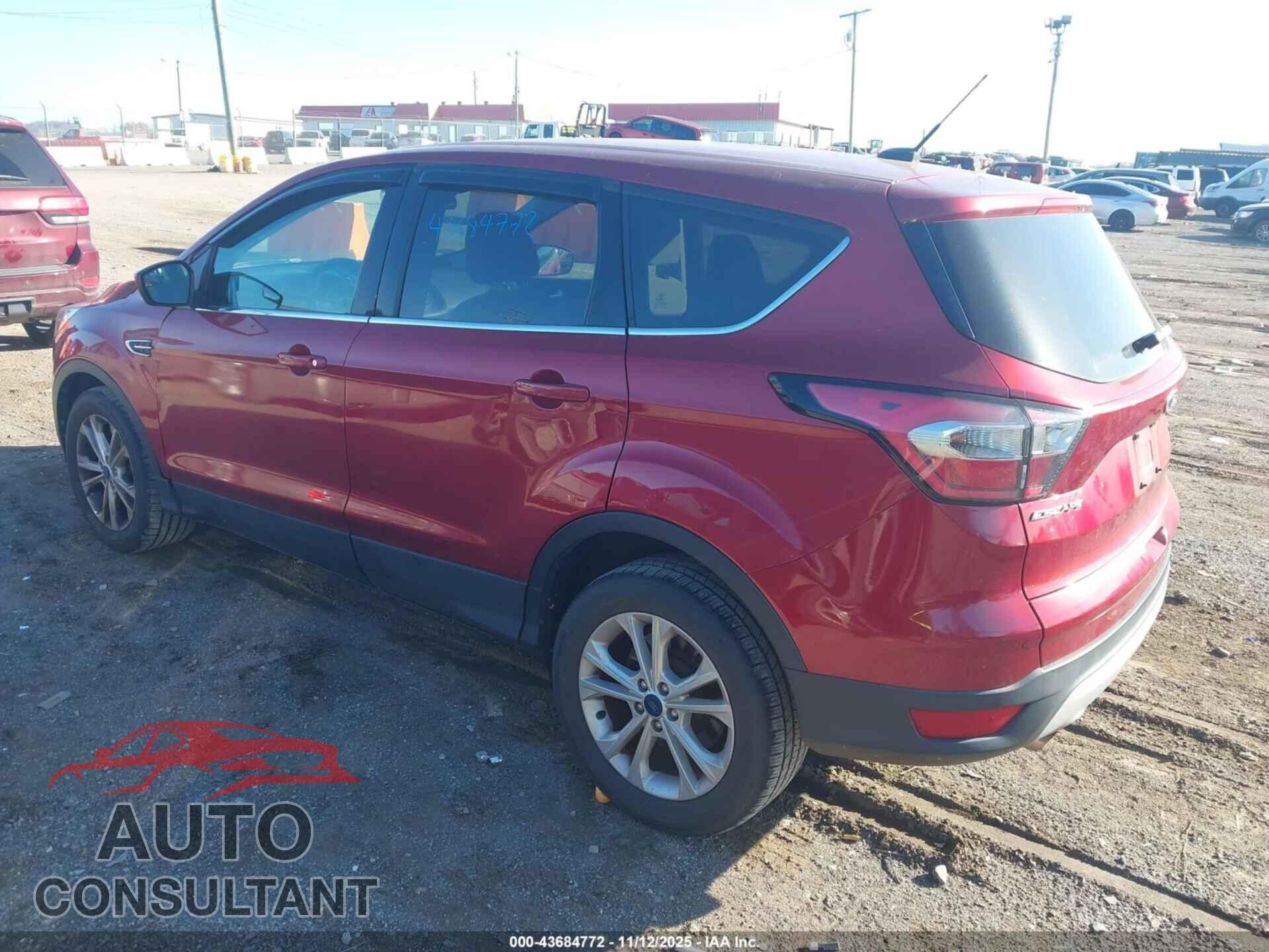 FORD ESCAPE 2017 - 1FMCU0GD8HUB95825