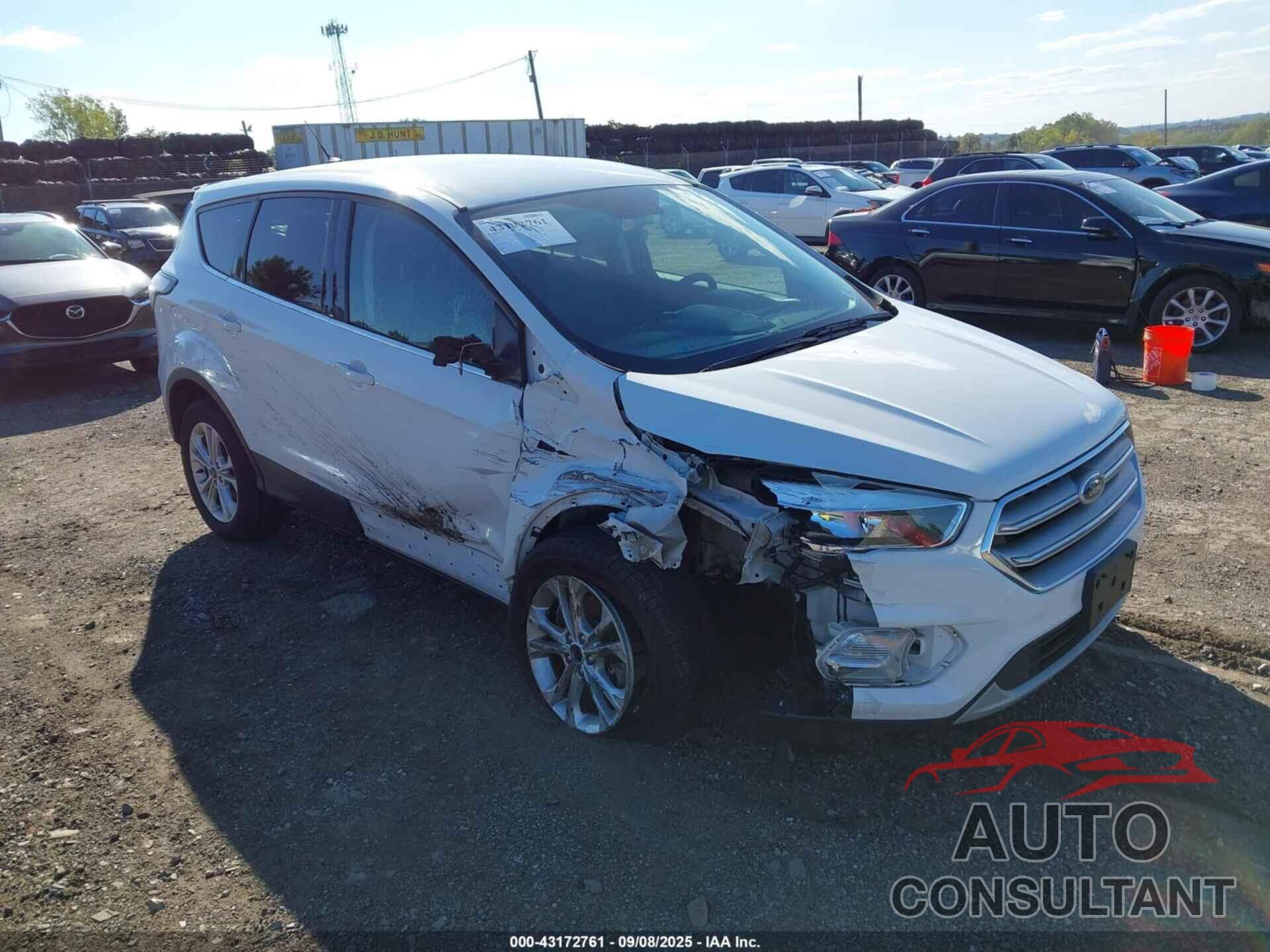 FORD ESCAPE 2017 - 1FMCU9GD1HUE75803