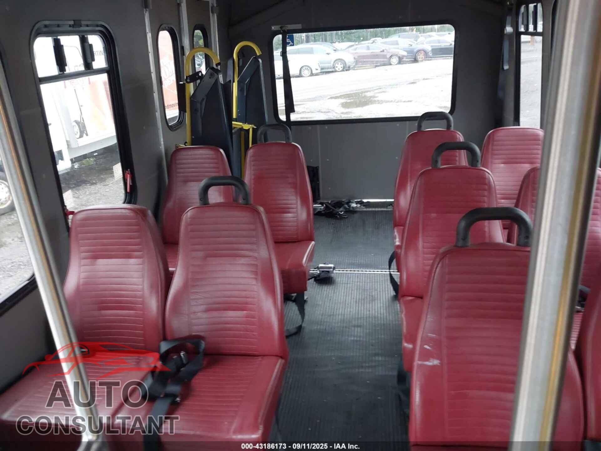 FORD E-350 CUTAWAY 2012 - 1FDEE3FL5CDA21557