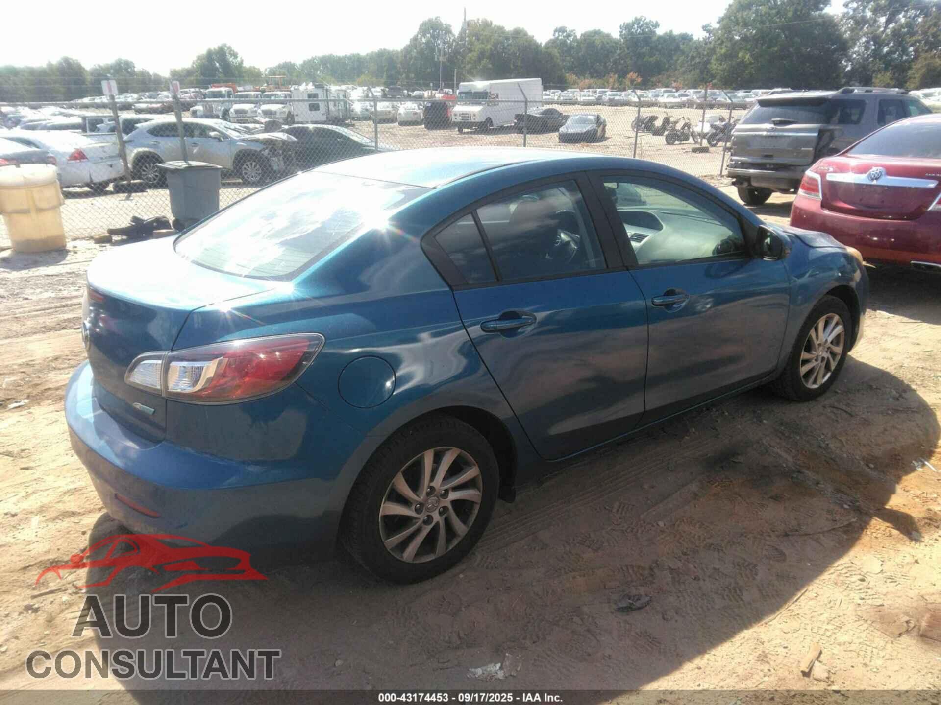 MAZDA MAZDA3 2012 - JM1BL1V73C1538525