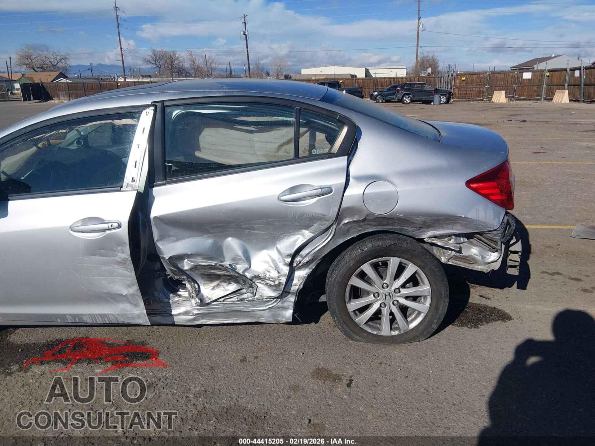 HONDA CIVIC 2012 - 19XFB2F80CE083552