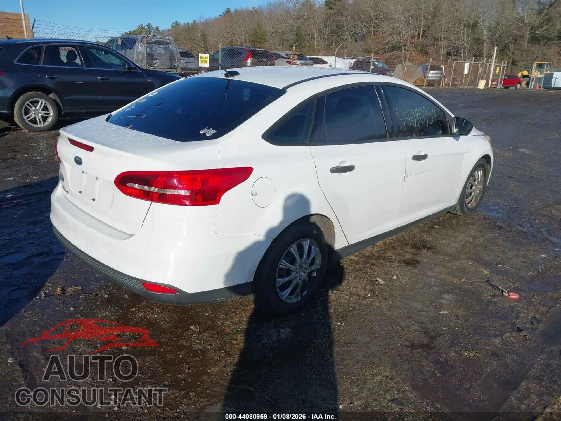 FORD FOCUS 2017 - 1FADP3E25HL311237