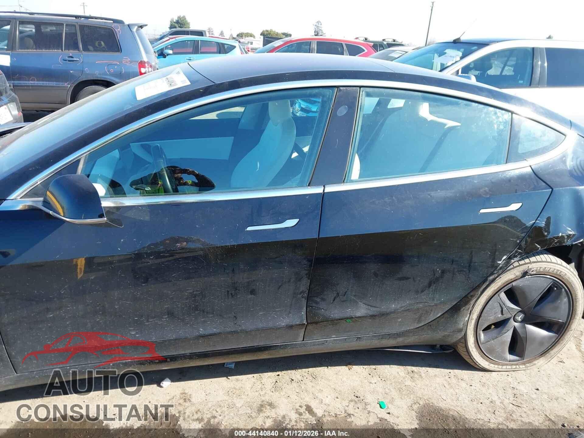 TESLA MODEL 3 2019 - 5YJ3E1EA3KF329141