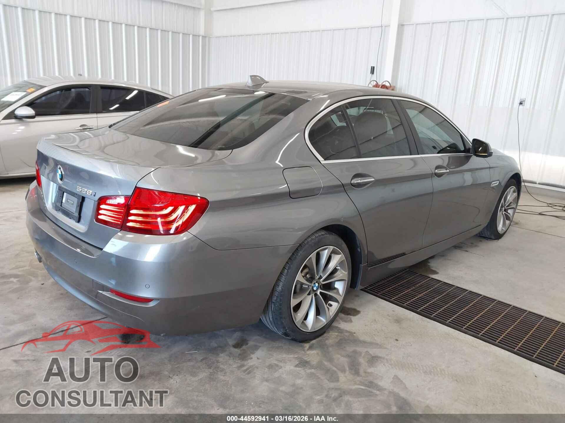 BMW 528I 2016 - WBA5A5C5XGG351584