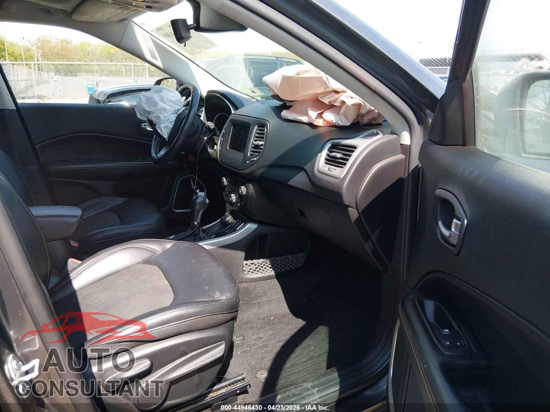 JEEP COMPASS 2019 - 3C4NJDBB4KT828406