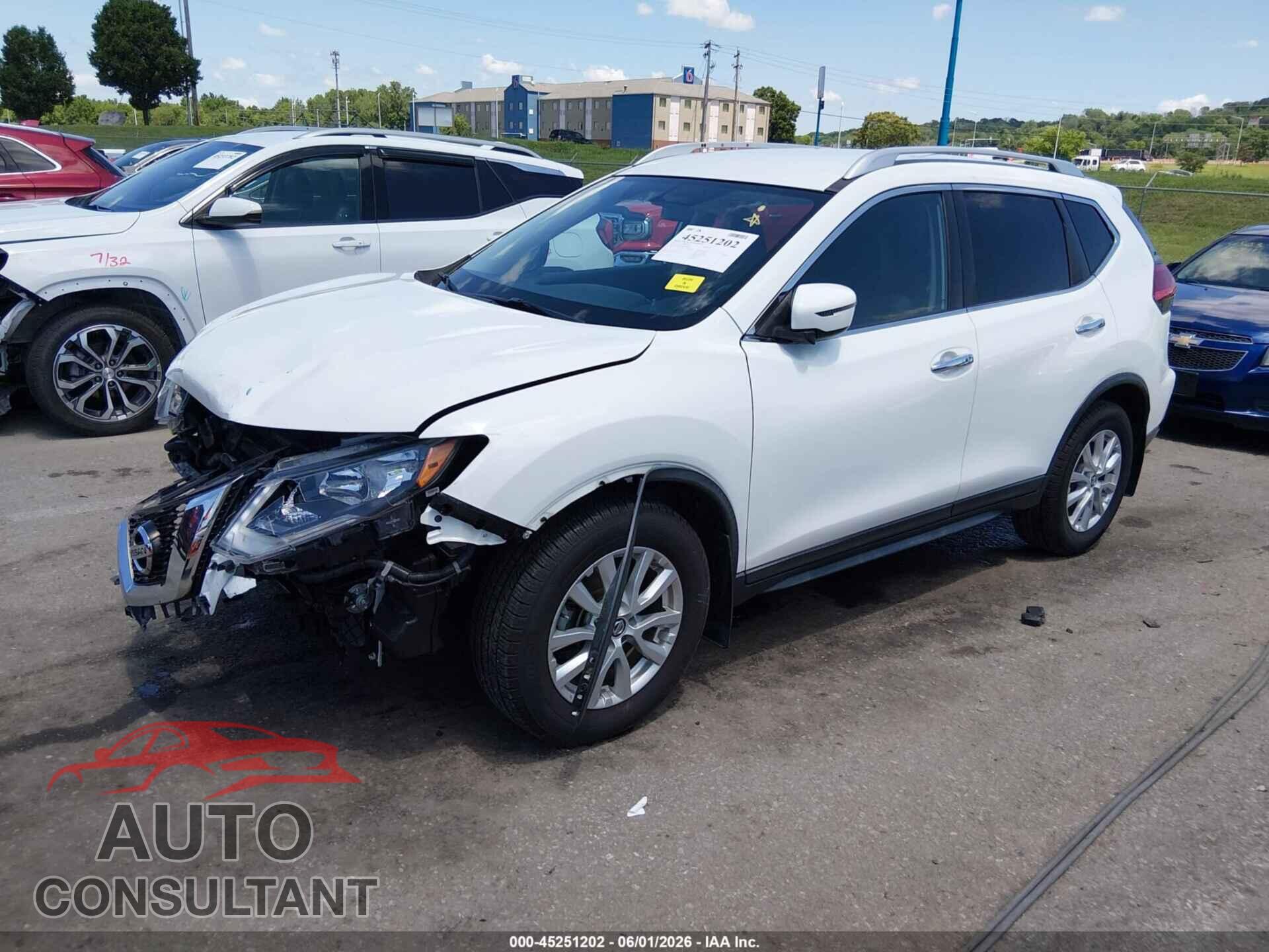 NISSAN ROGUE 2017 - KNMAT2MT0HP560423